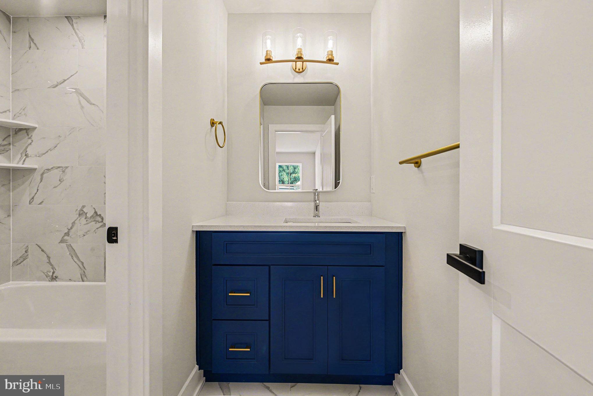 PLYMOUTH VALLEY - Residential