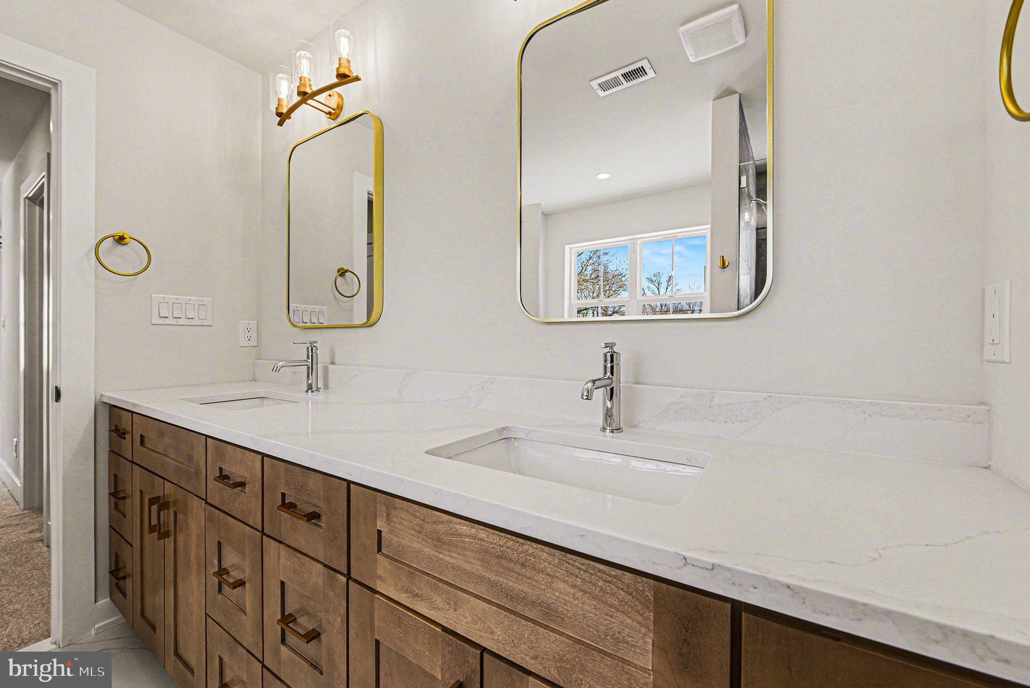 PLYMOUTH VALLEY - Residential