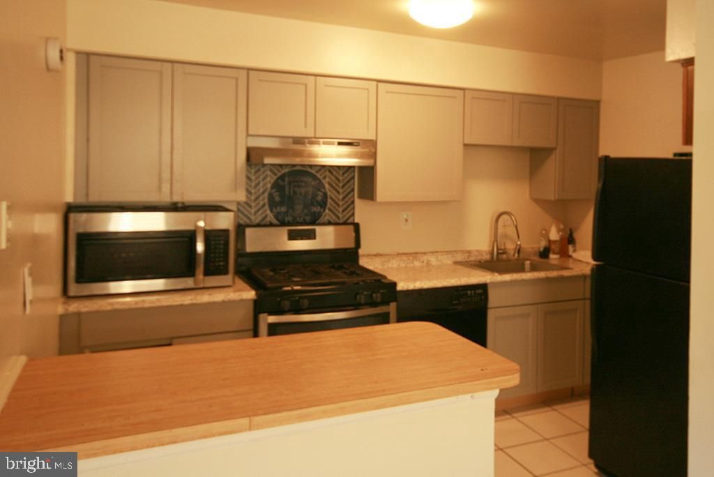 Photo of 157 Meadowbrook Lane, BROOKHAVEN, PA 19015 (MLS # PADE2101602)