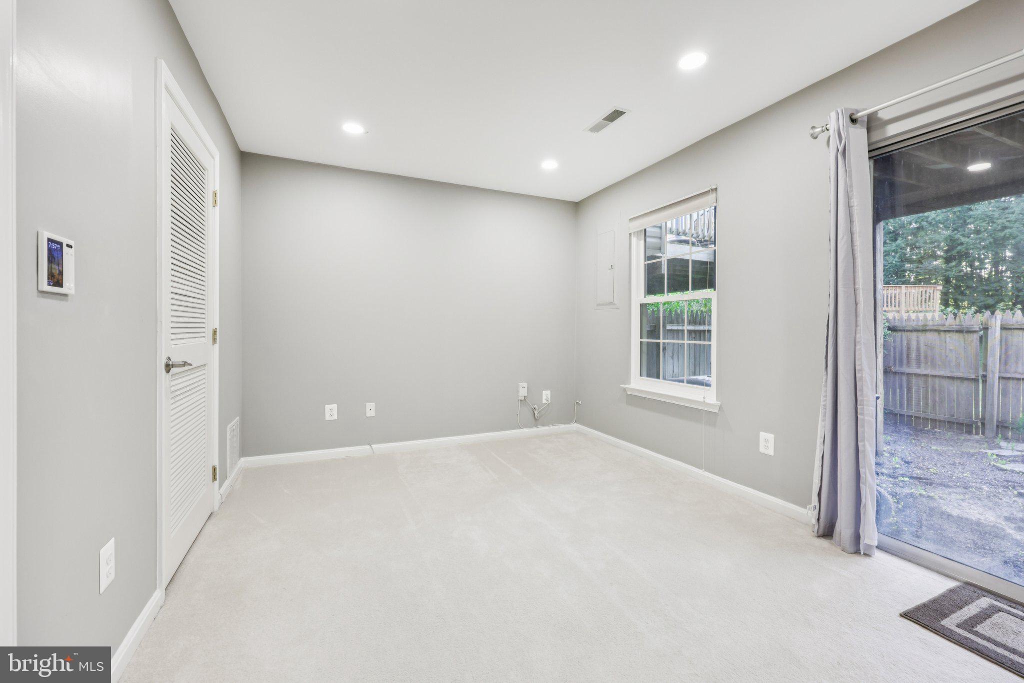 SHERBROOKE II TH CONDO - Residential