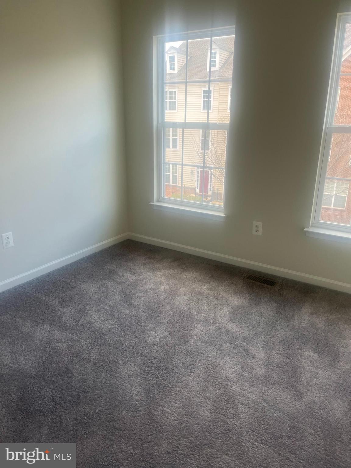 VICTORY PROMENADE - Residential Lease