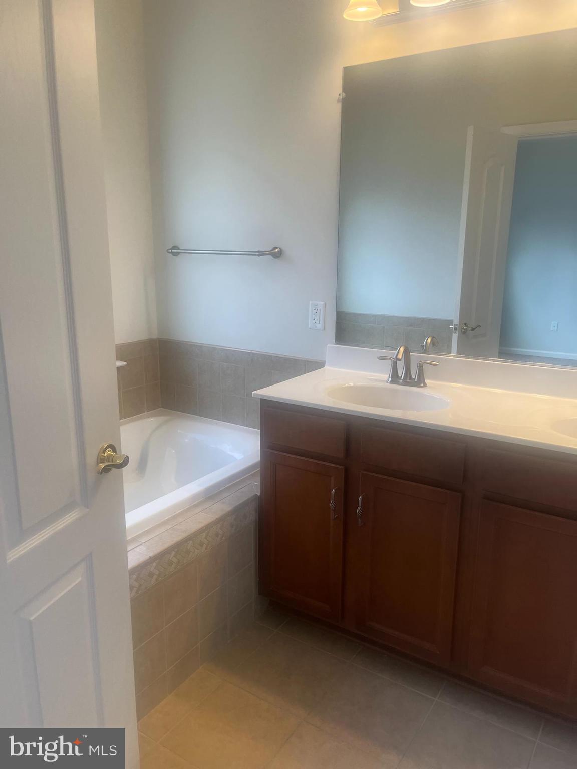 VICTORY PROMENADE - Residential Lease