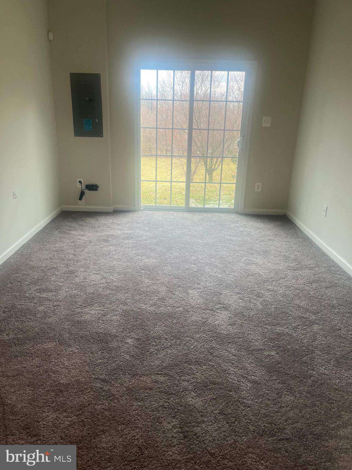 VICTORY PROMENADE - Residential Lease