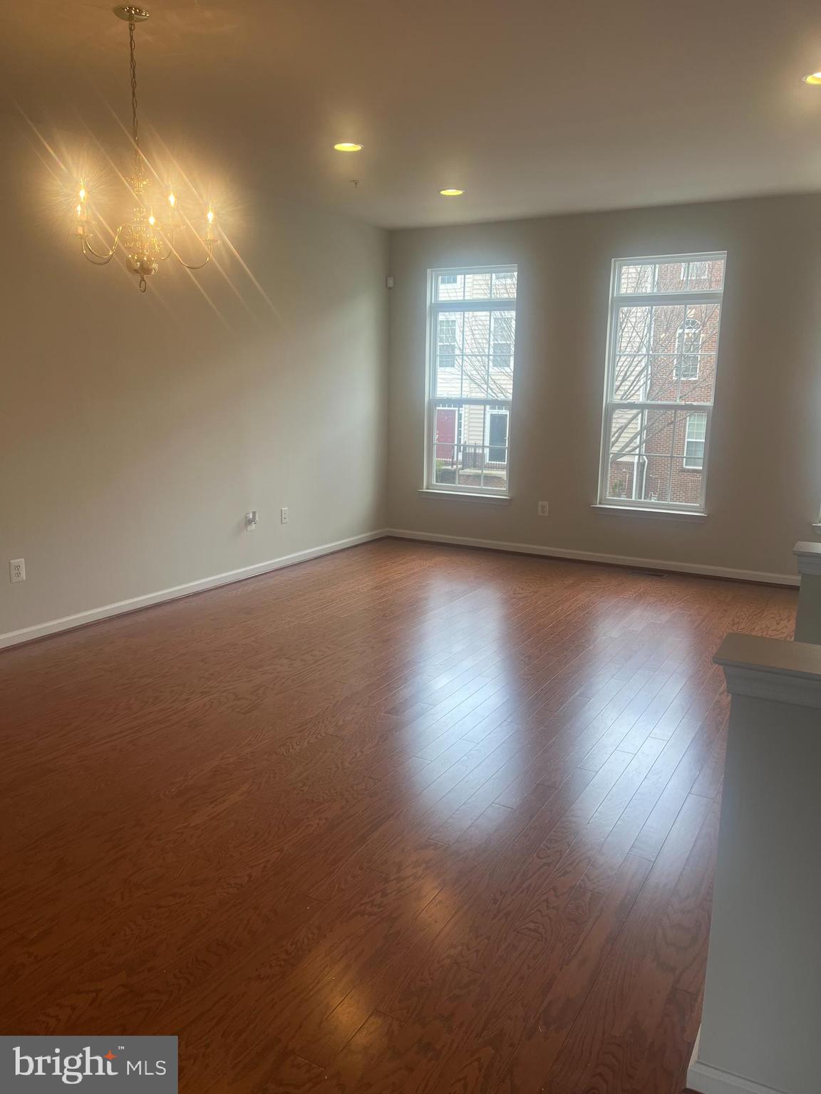 VICTORY PROMENADE - Residential Lease