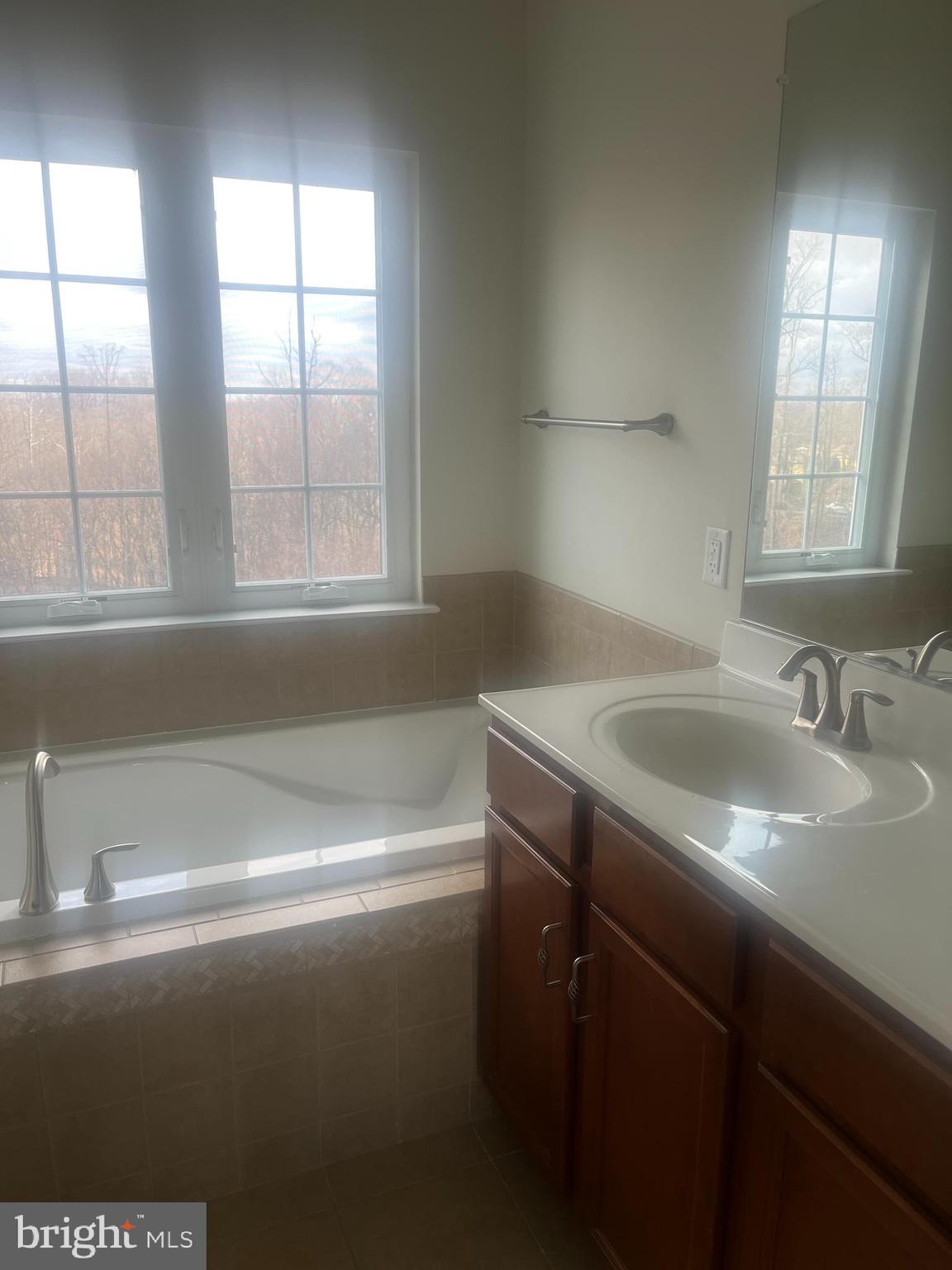 VICTORY PROMENADE - Residential Lease