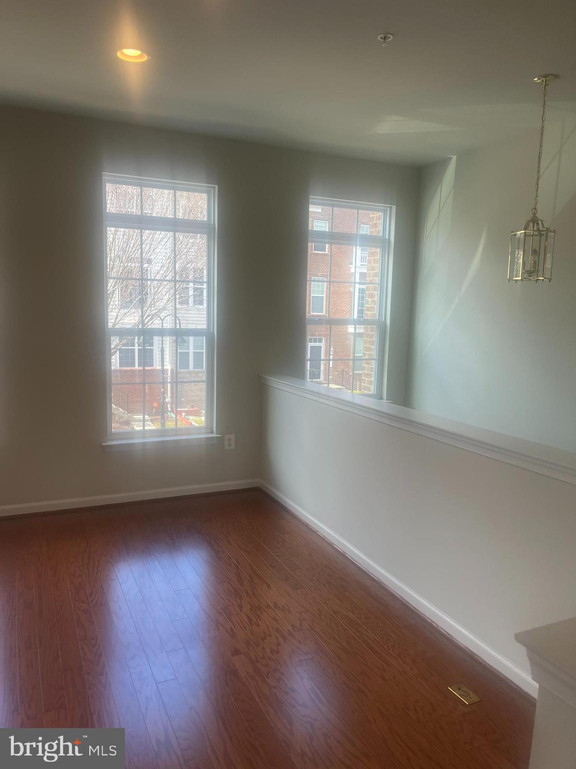 VICTORY PROMENADE - Residential Lease