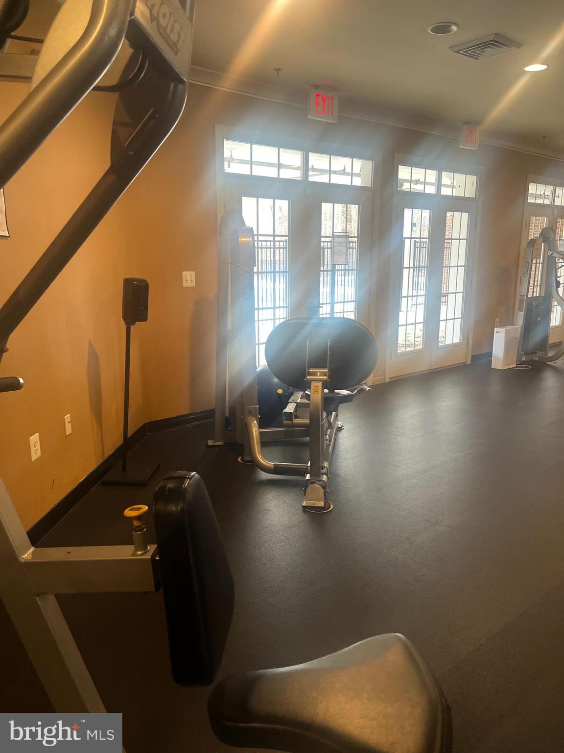 VICTORY PROMENADE - Residential Lease