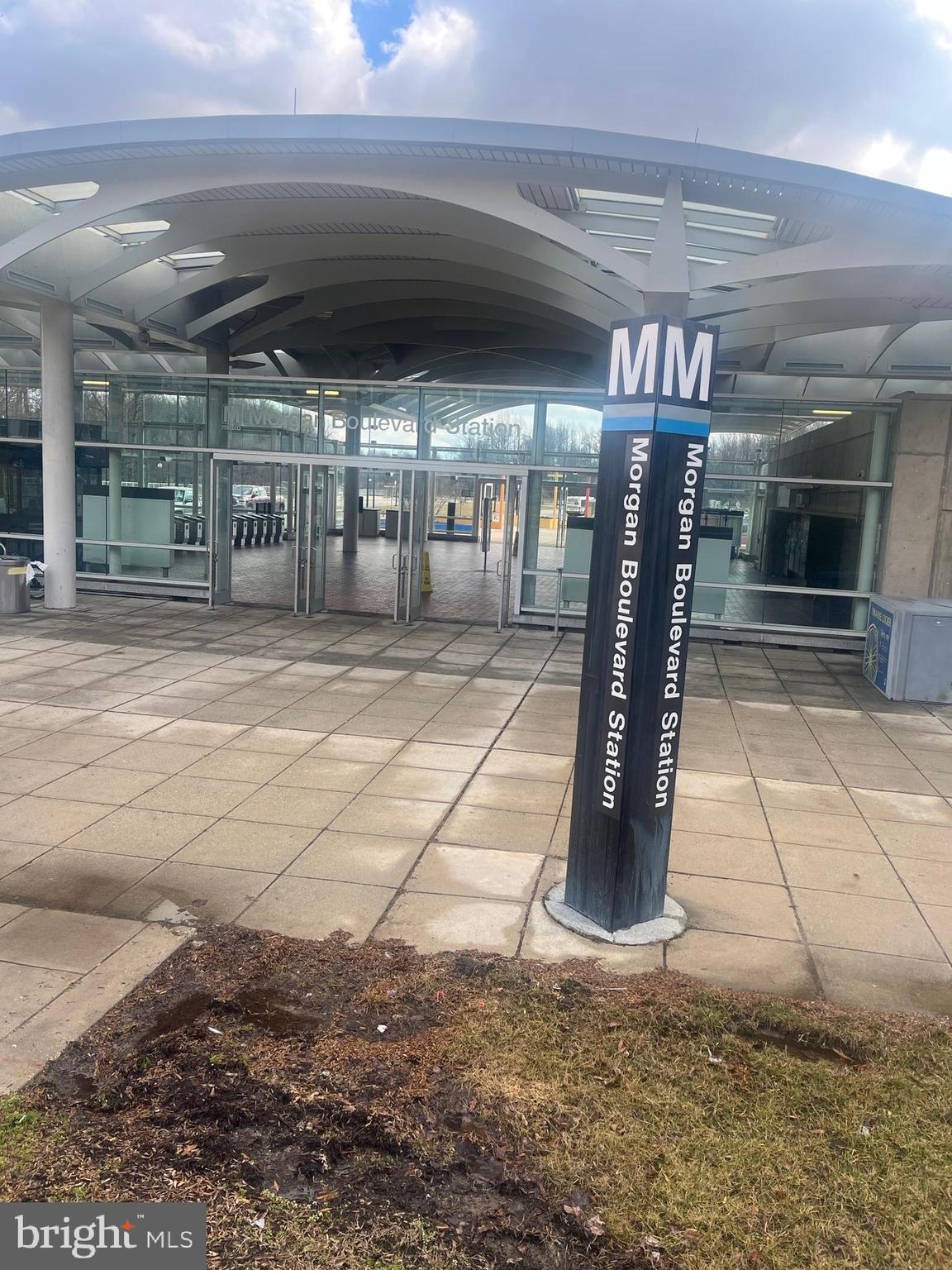 VICTORY PROMENADE - Residential Lease