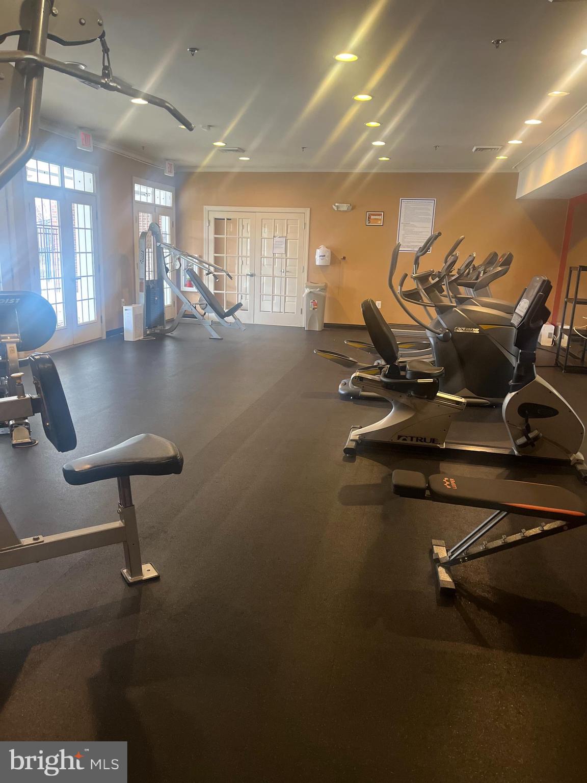 VICTORY PROMENADE - Residential Lease