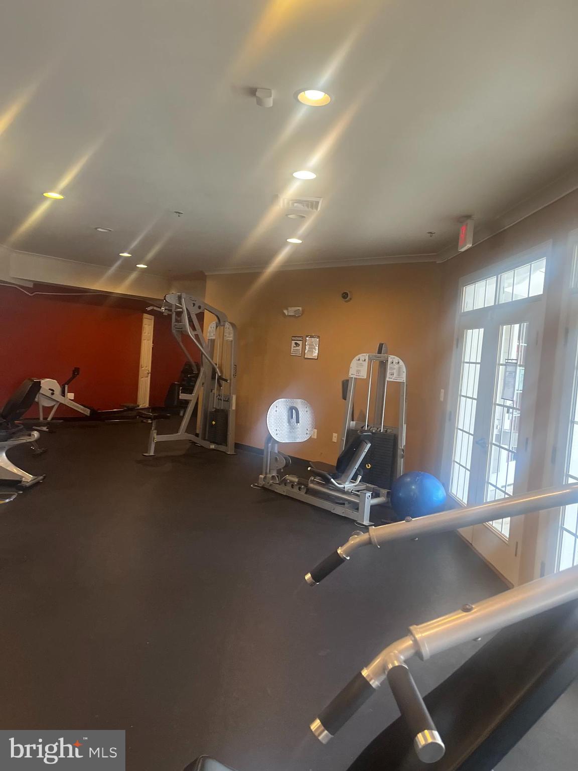 VICTORY PROMENADE - Residential Lease