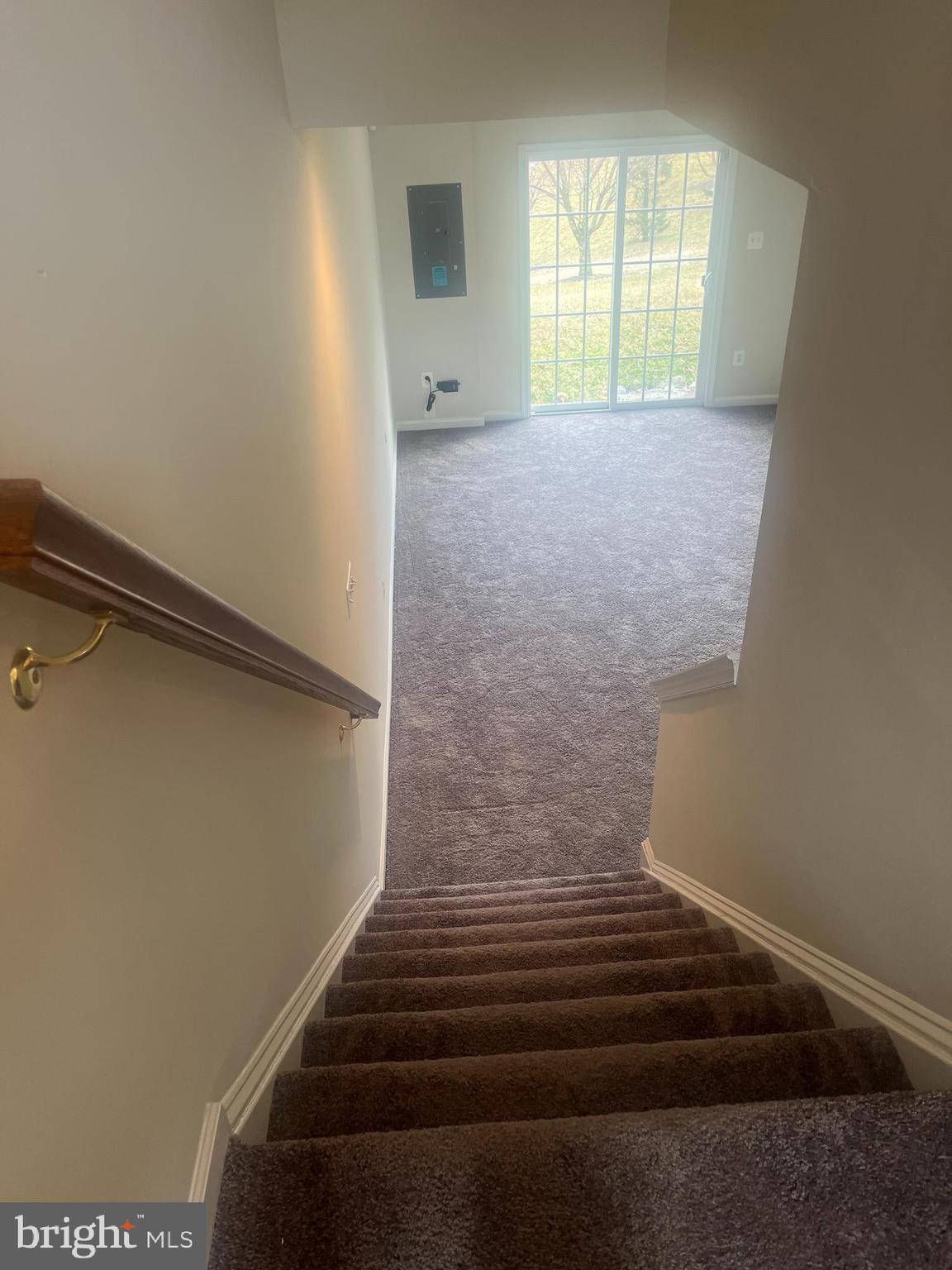 VICTORY PROMENADE - Residential Lease