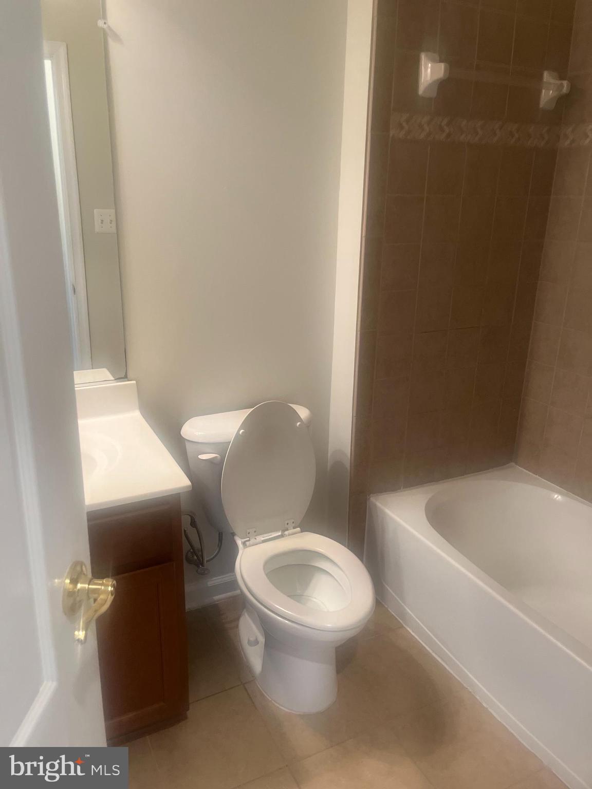 VICTORY PROMENADE - Residential Lease