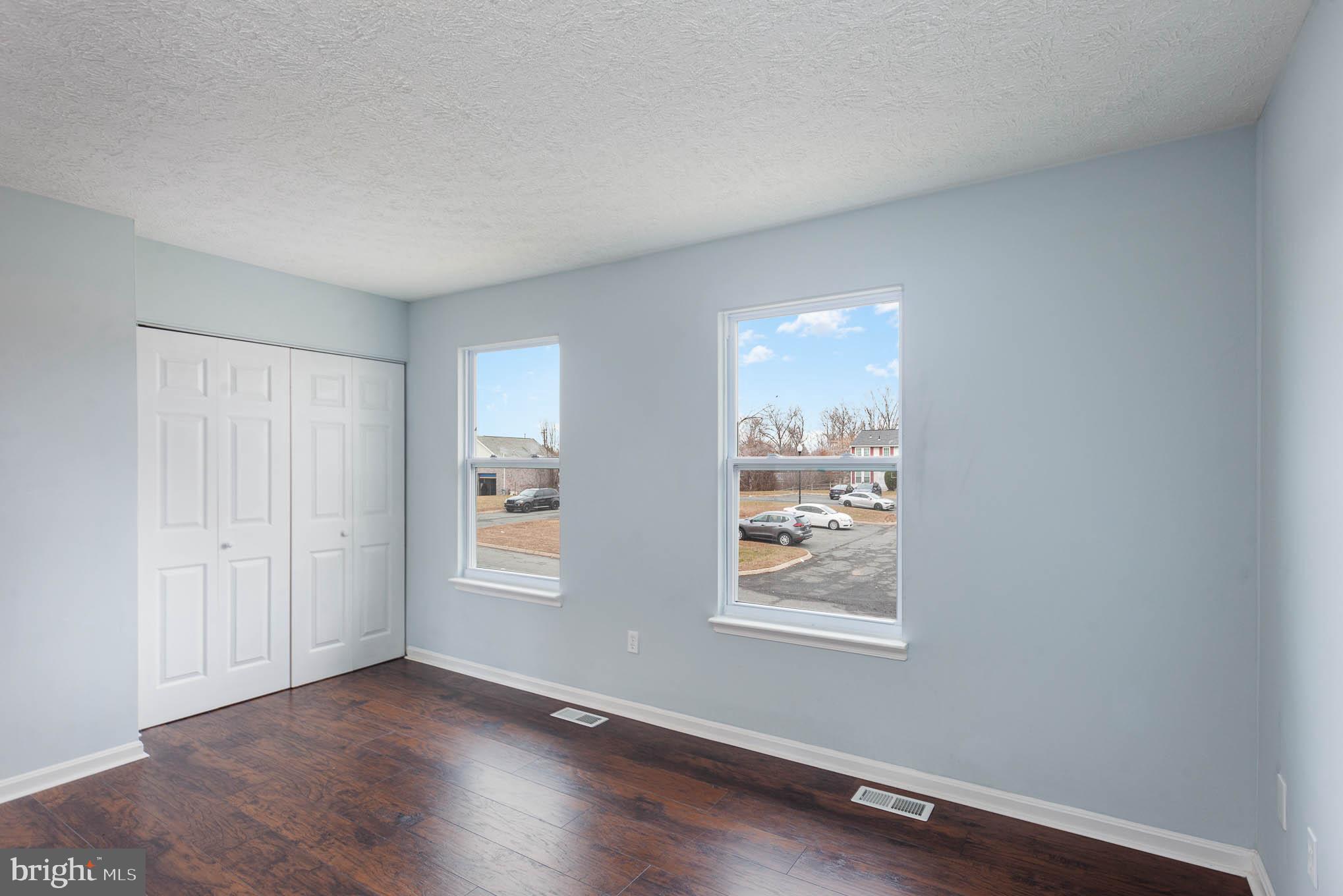 STREAMSIDE - Residential