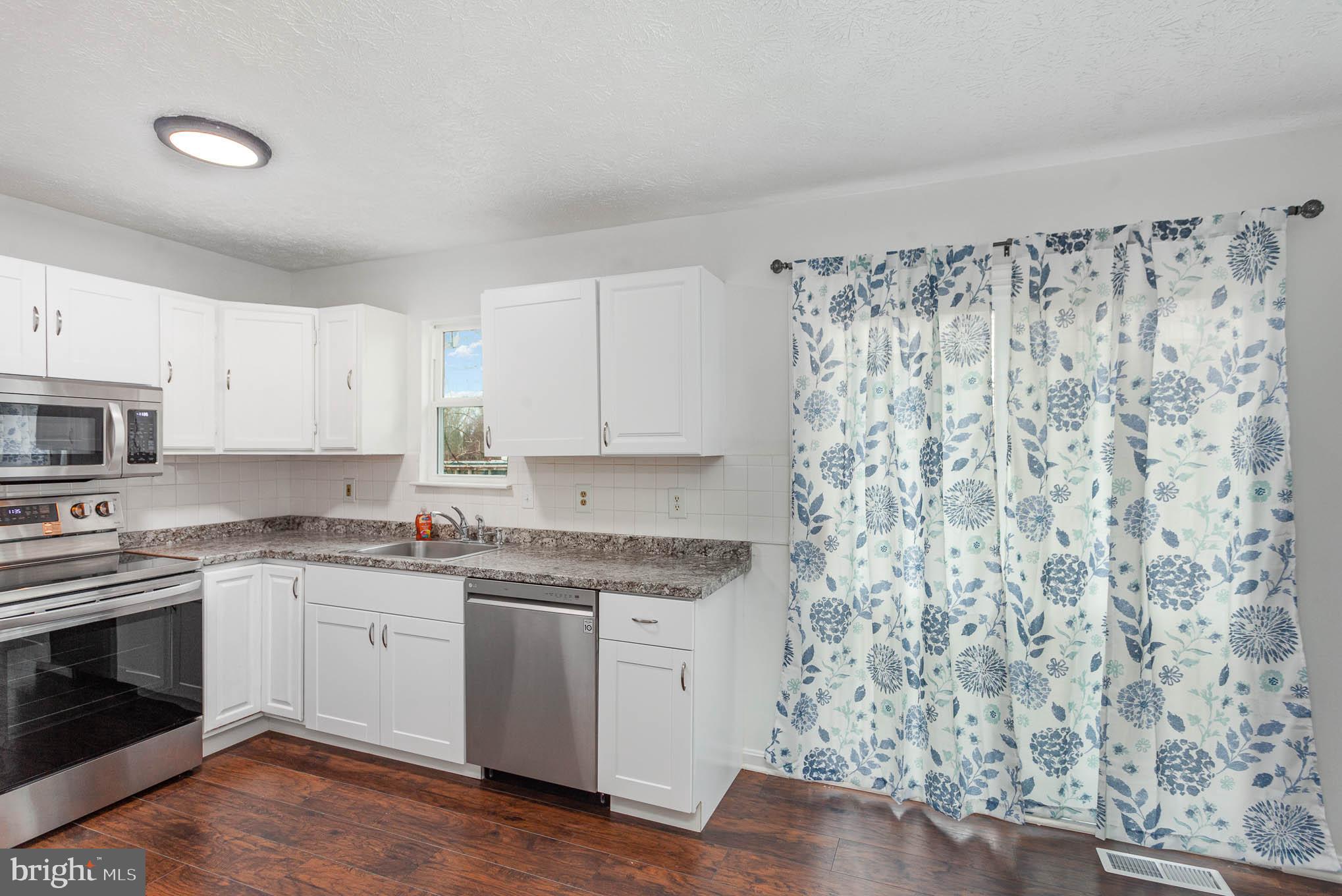 STREAMSIDE - Residential