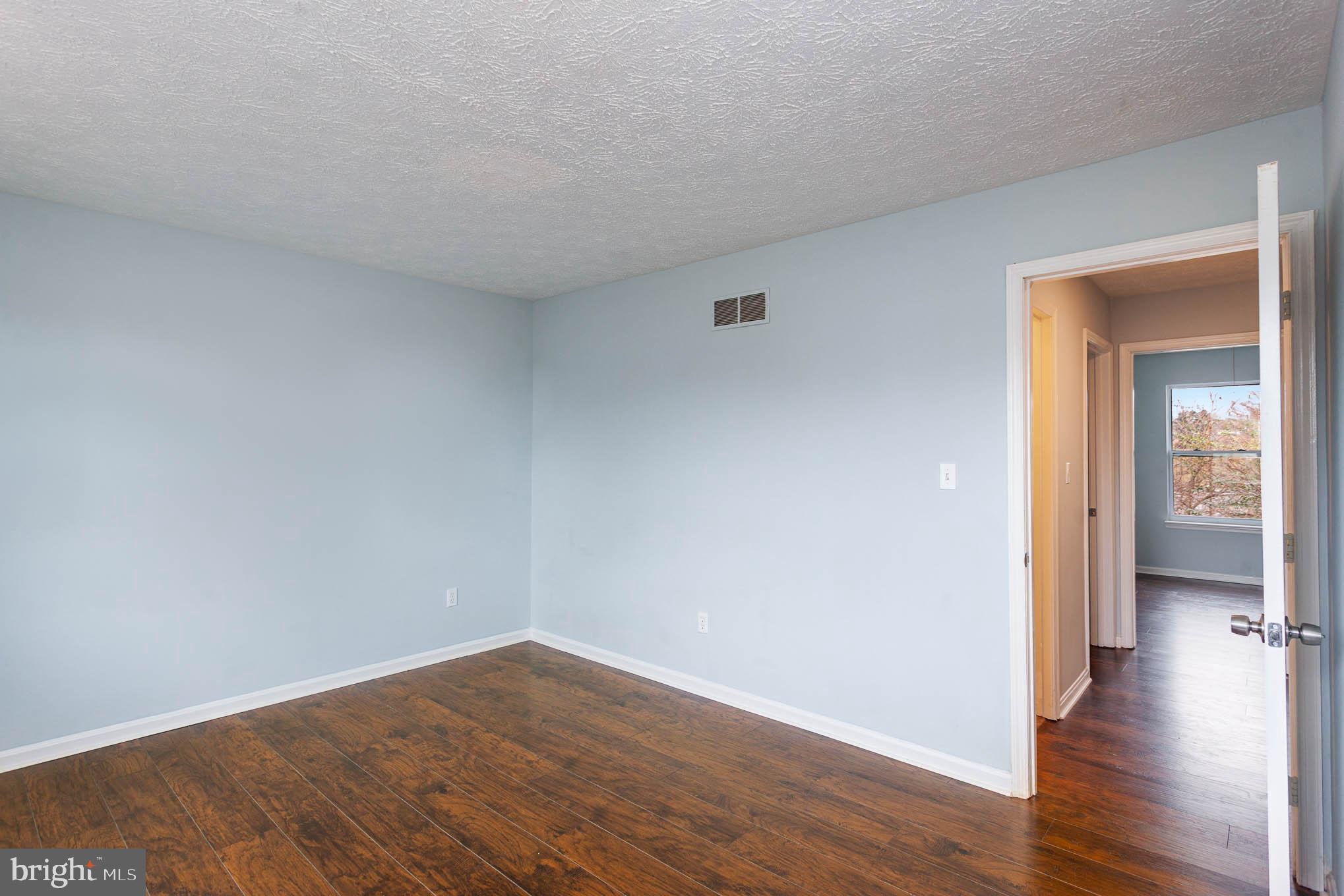 STREAMSIDE - Residential