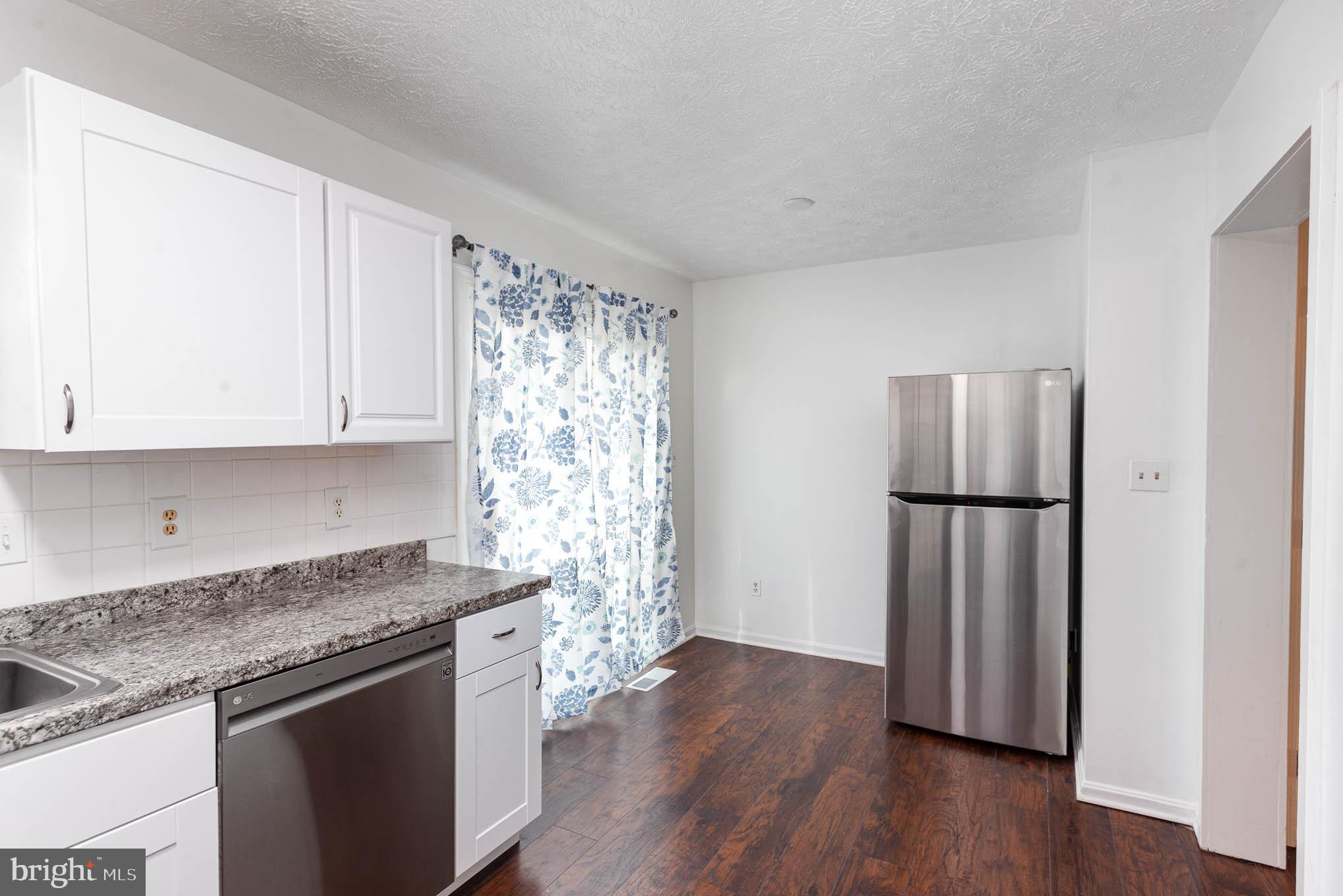 STREAMSIDE - Residential