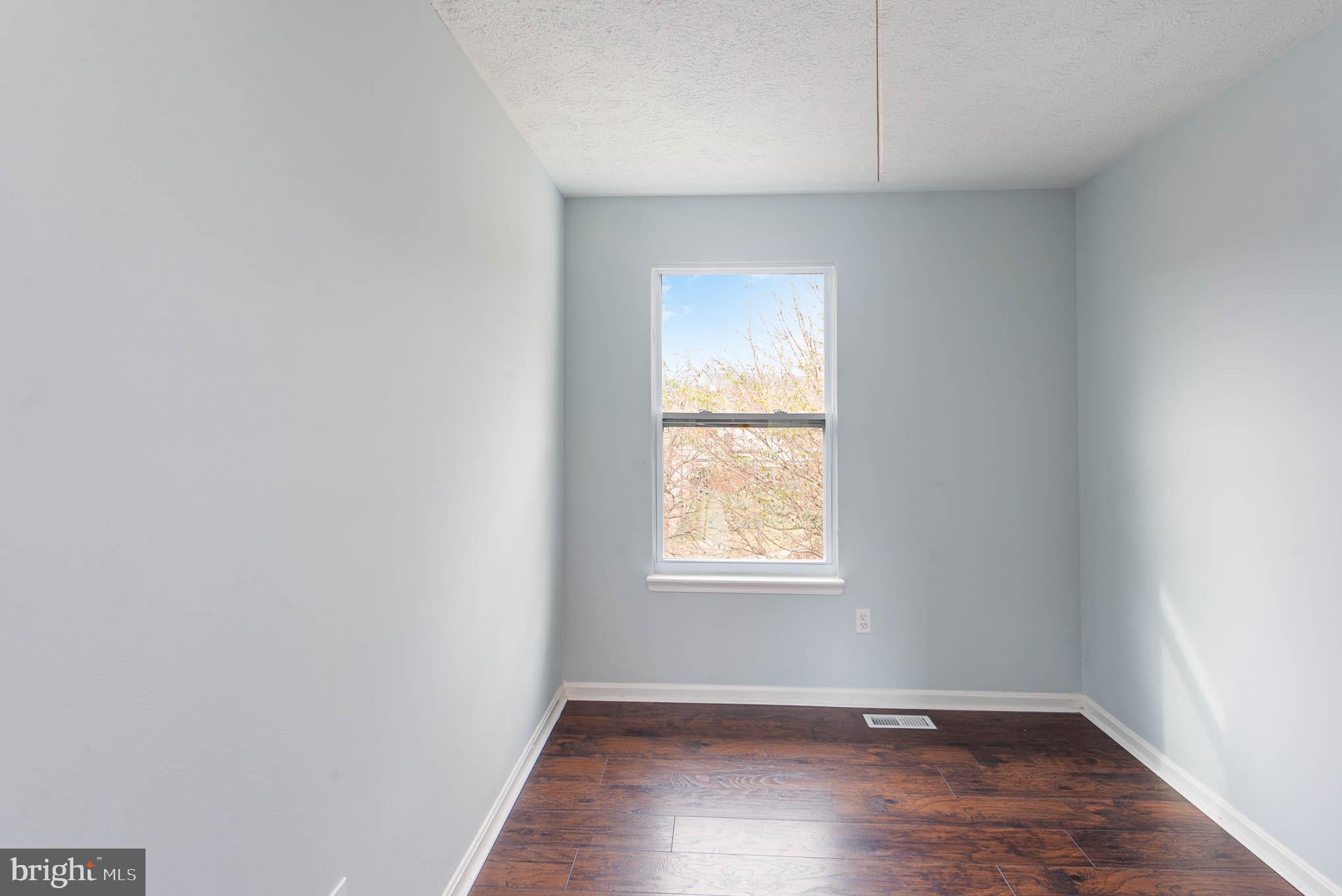 STREAMSIDE - Residential