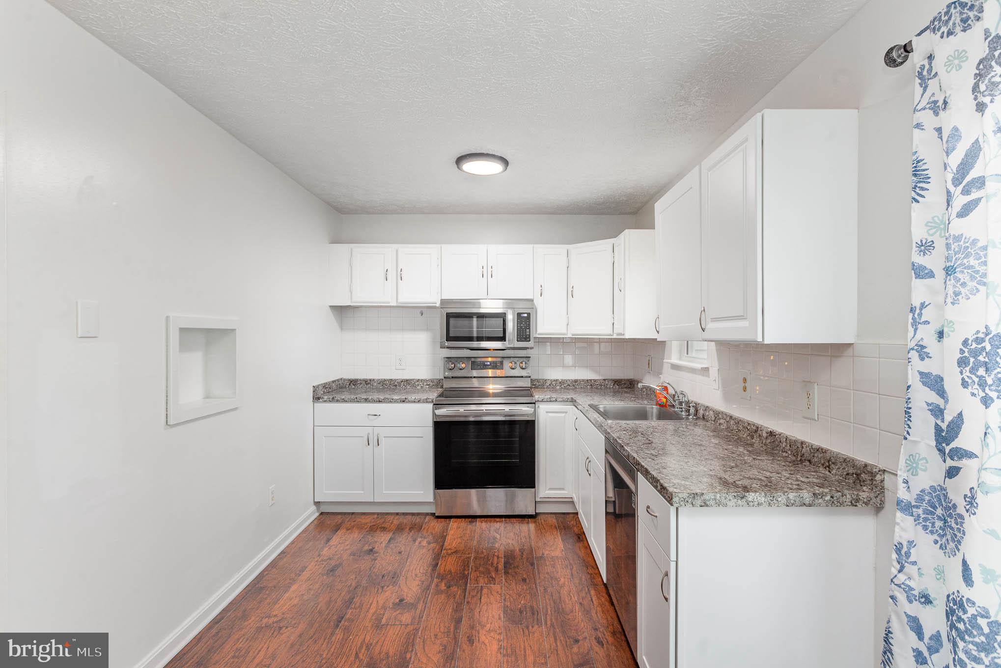 STREAMSIDE - Residential