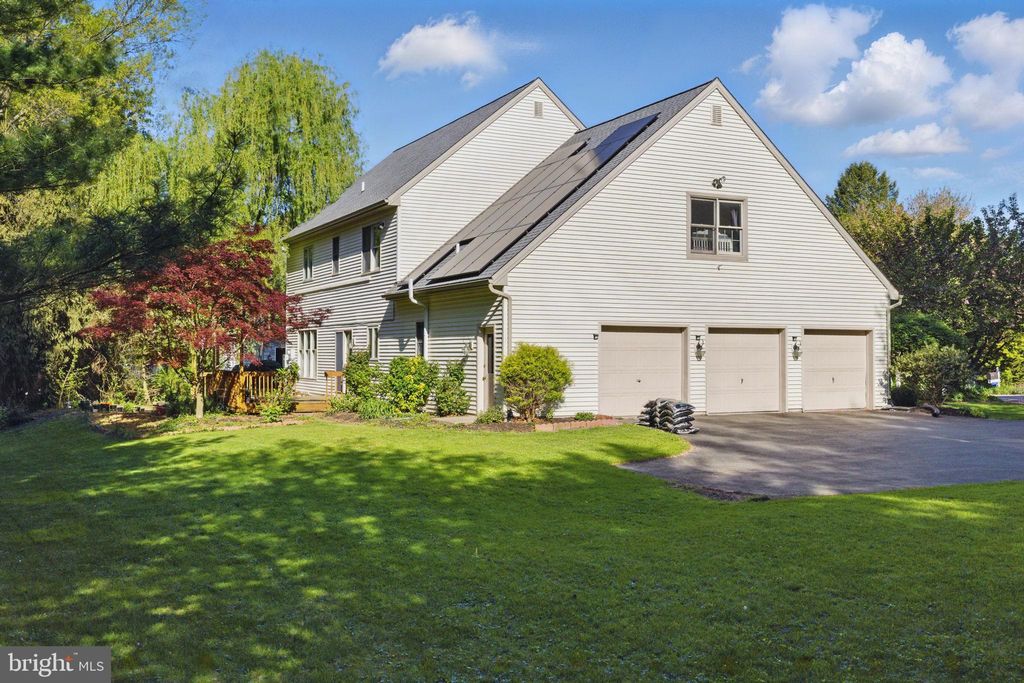 Photo of 1396 John Adams Drive, LANCASTER, PA 17601 (MLS # PALA2068942)