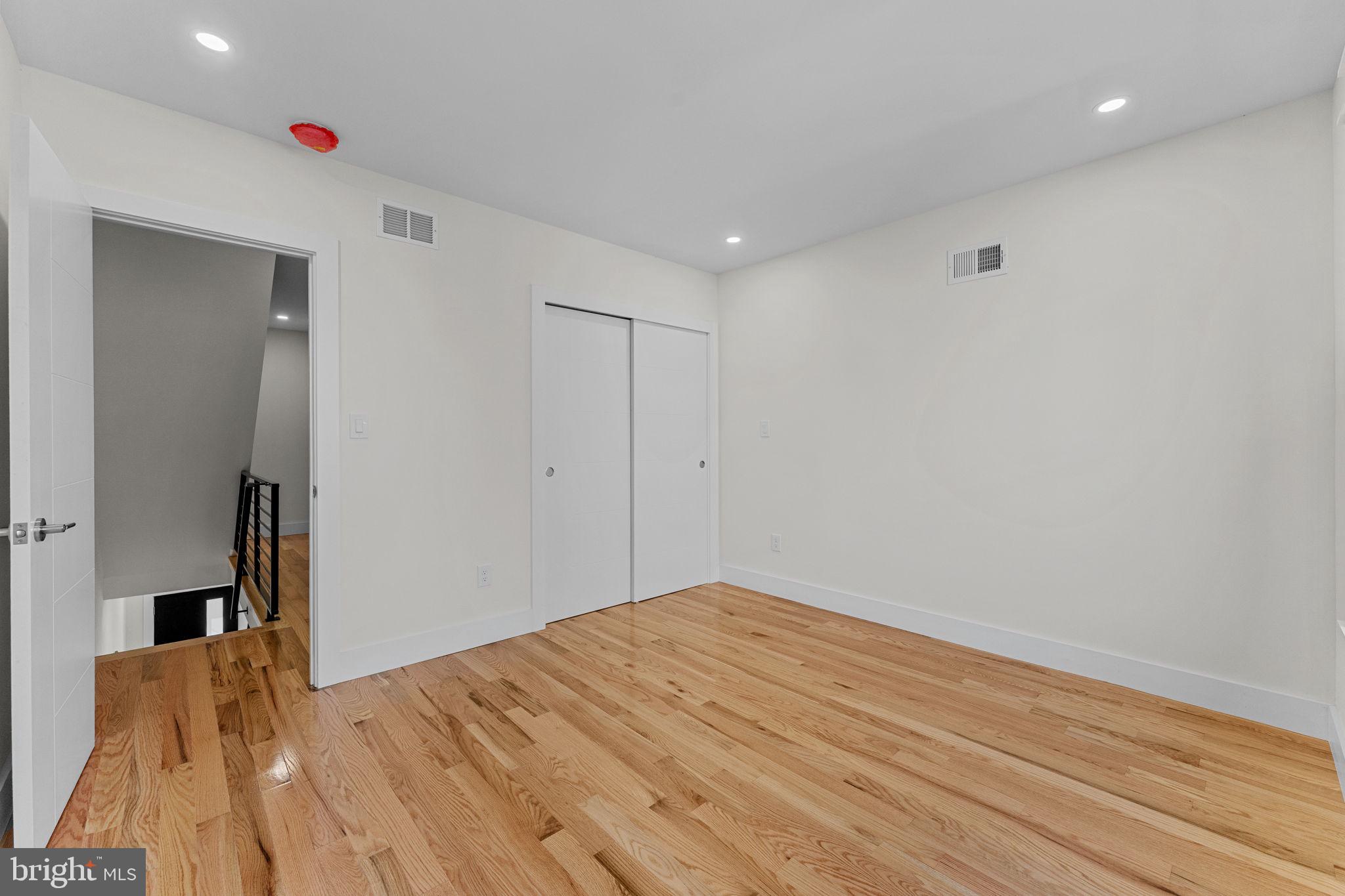 POINT BREEZE - Residential