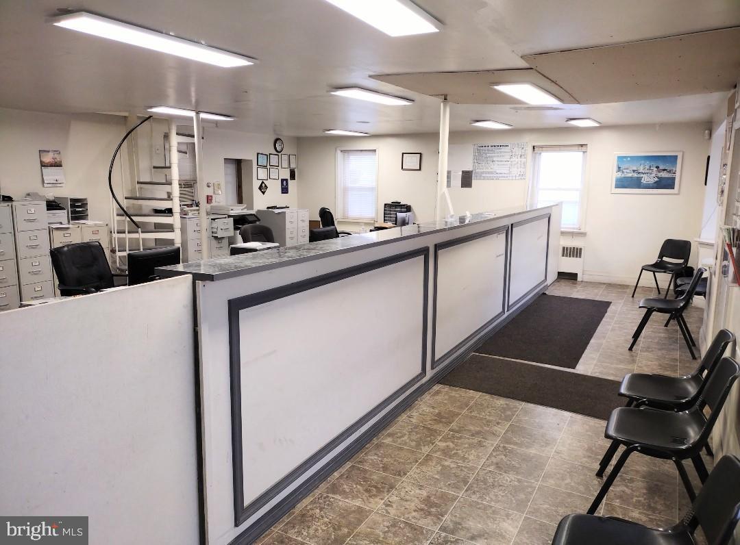 CASTOR GARDENS - Commercial Sale