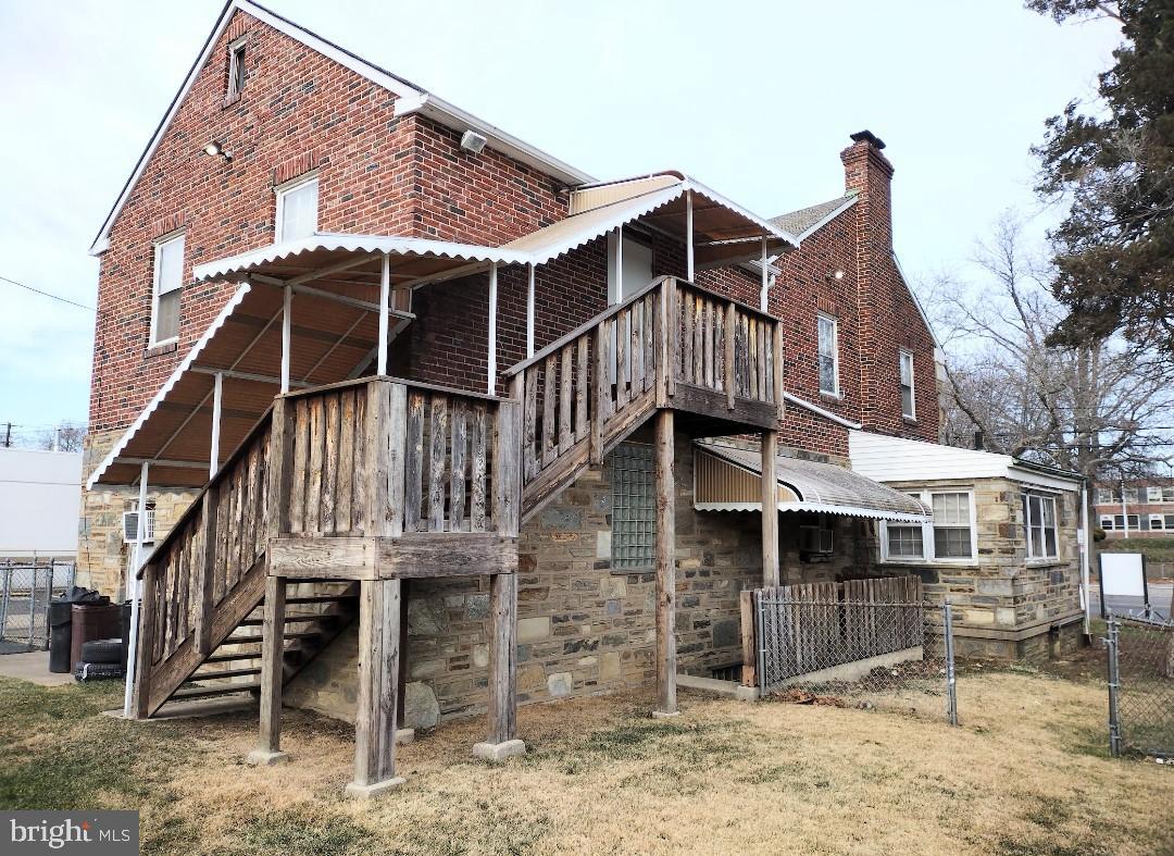 CASTOR GARDENS - Commercial Sale