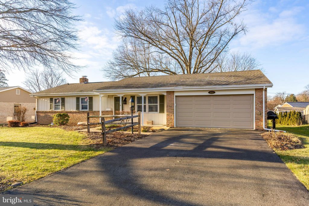 Photo of 852 Fairview Avenue, Ephrata, PA 17522 (MLS # PALA2045368)