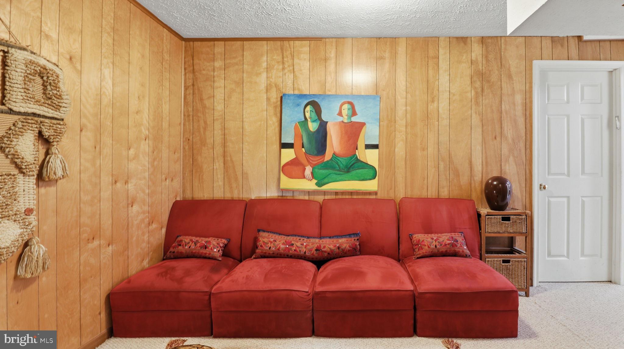 QUINCE ORCHARD KNOLLS - Residential