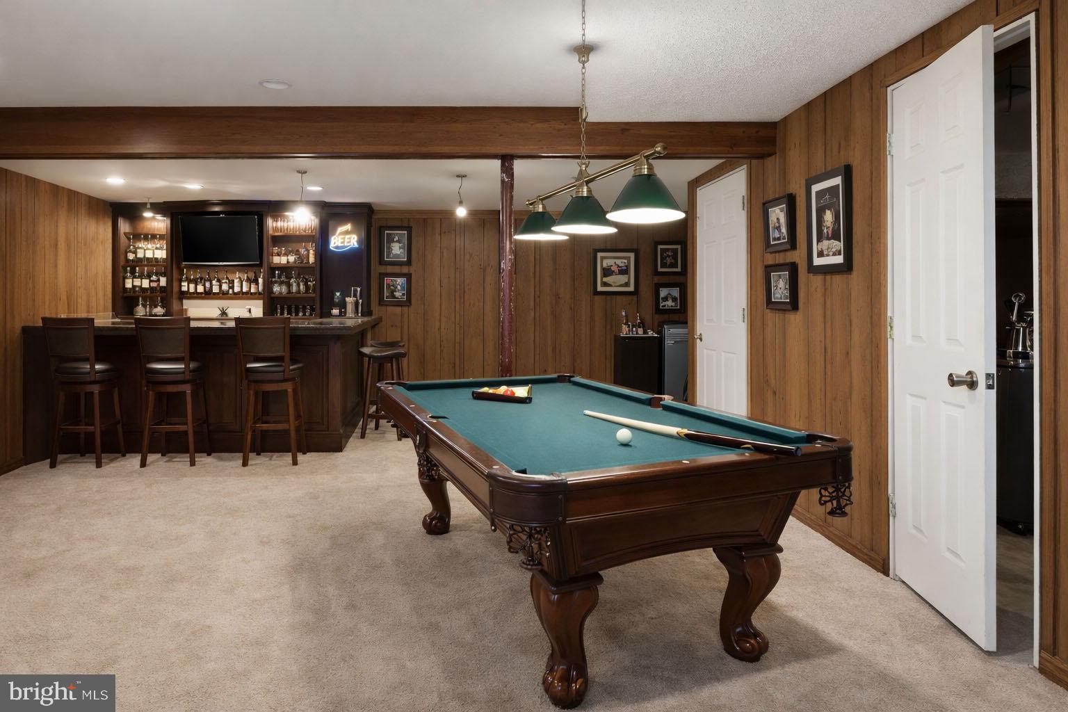 QUINCE ORCHARD KNOLLS - Residential