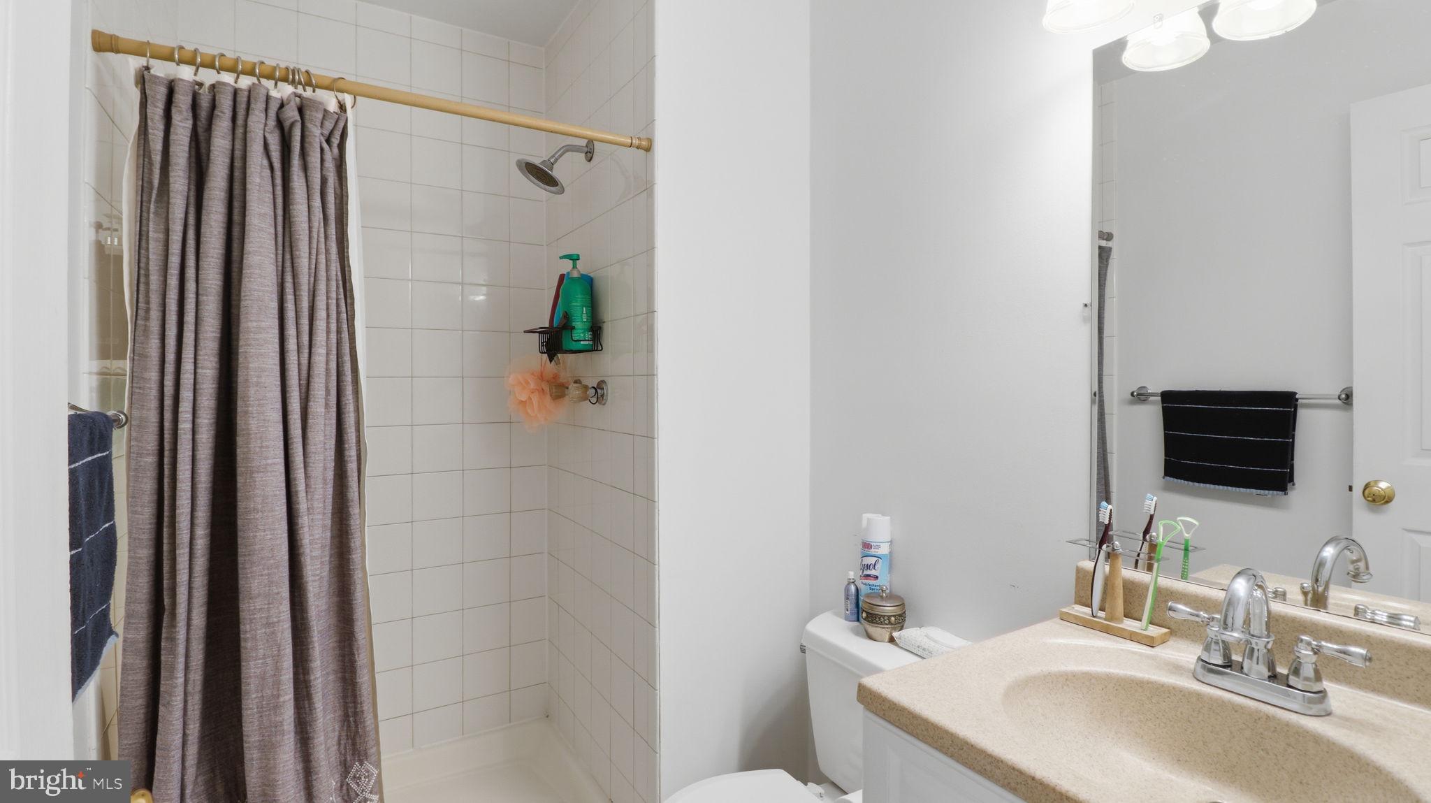 QUINCE ORCHARD KNOLLS - Residential