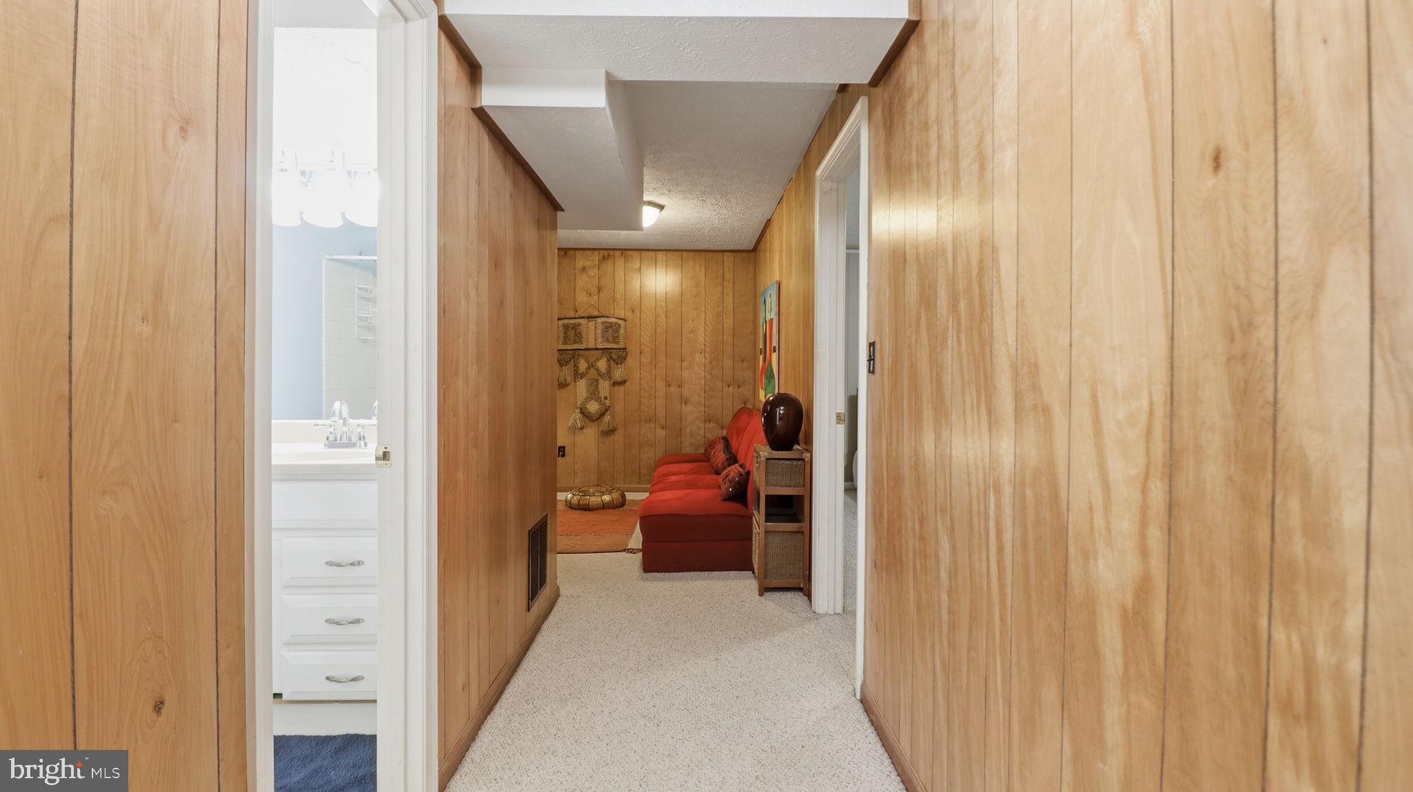 QUINCE ORCHARD KNOLLS - Residential
