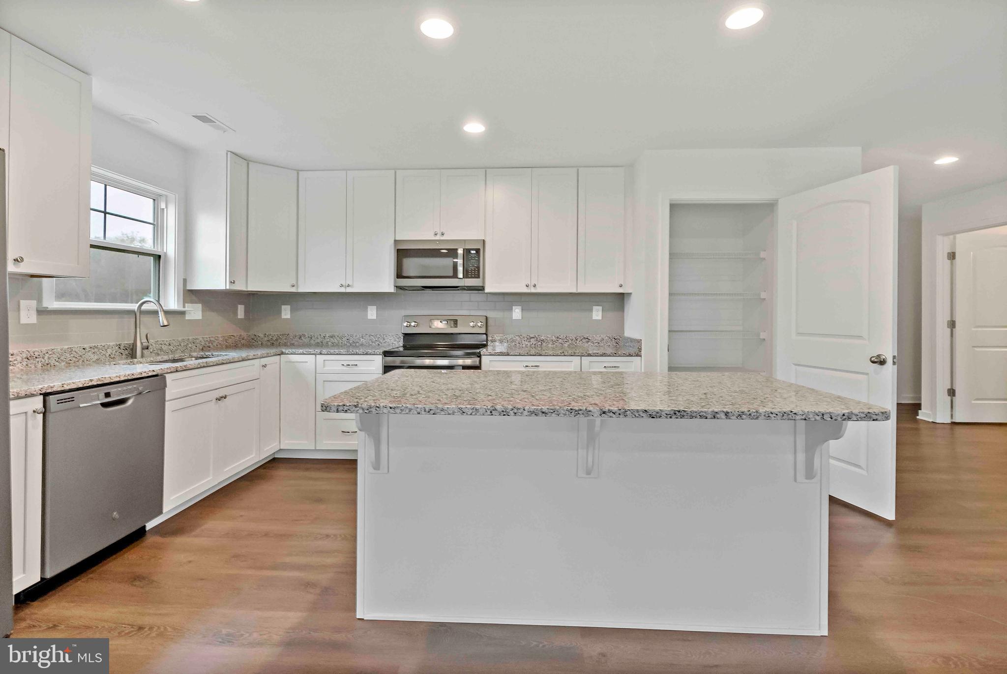 CARDINAL POINTE - Residential