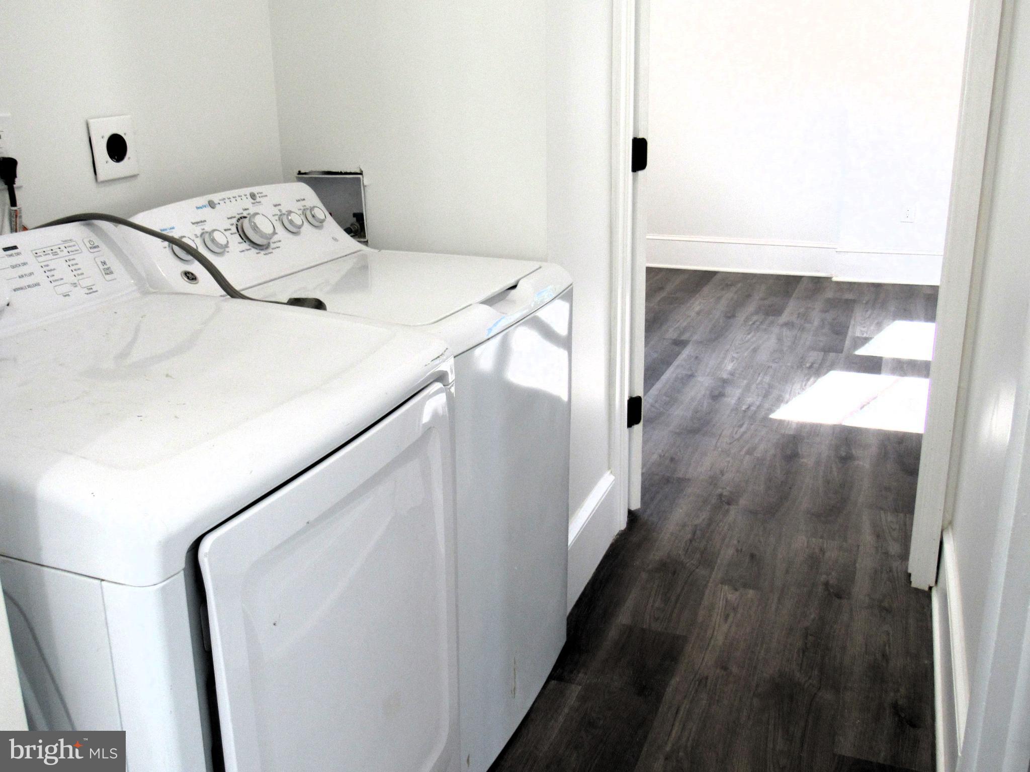 OAK LANE - Residential Lease