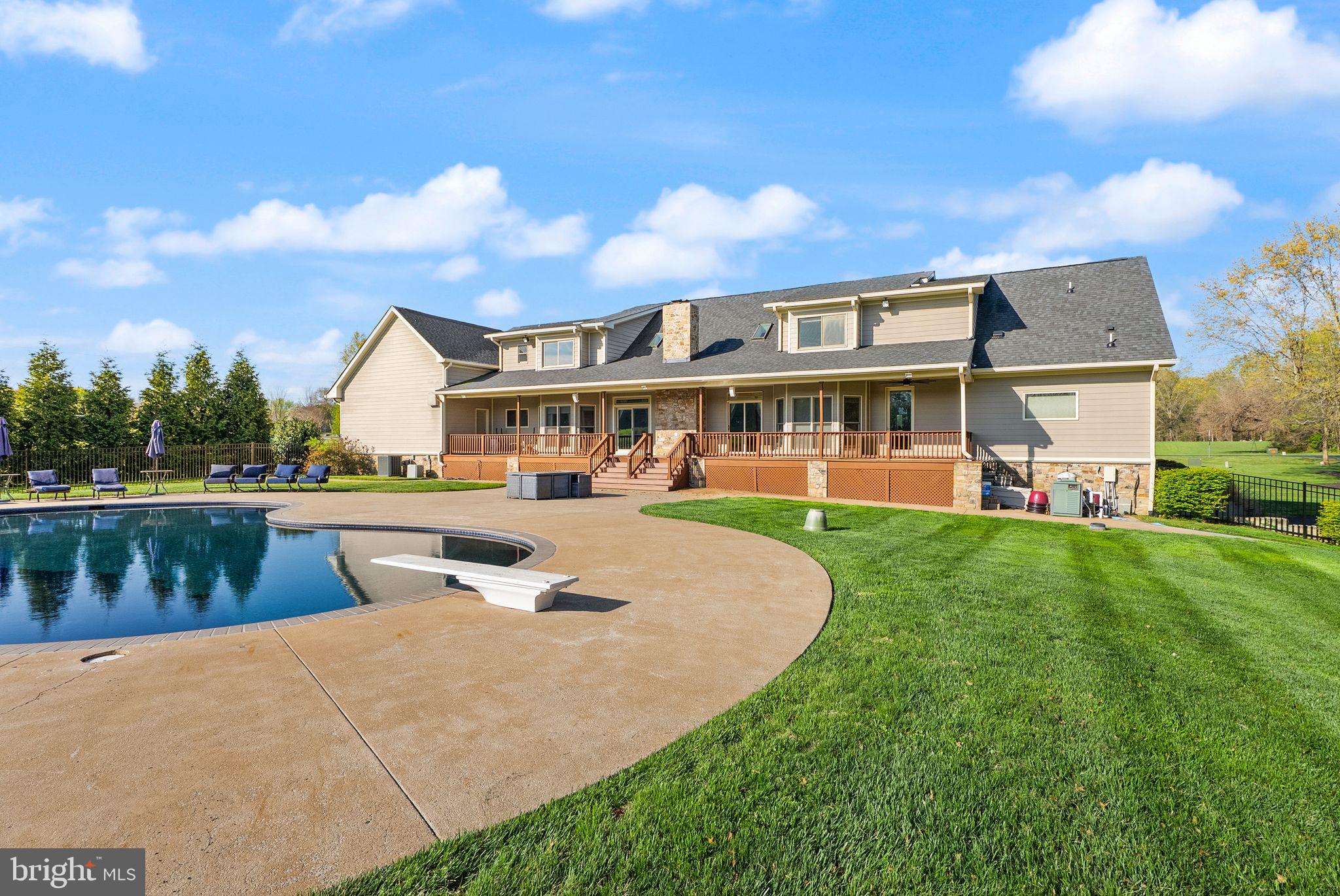 MACKENZIE MEADOWS - Residential