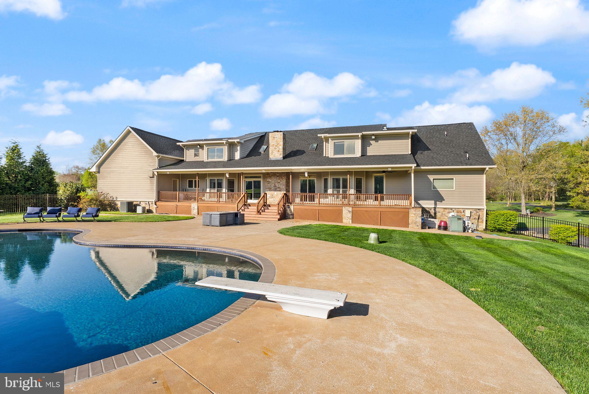 MACKENZIE MEADOWS - Residential