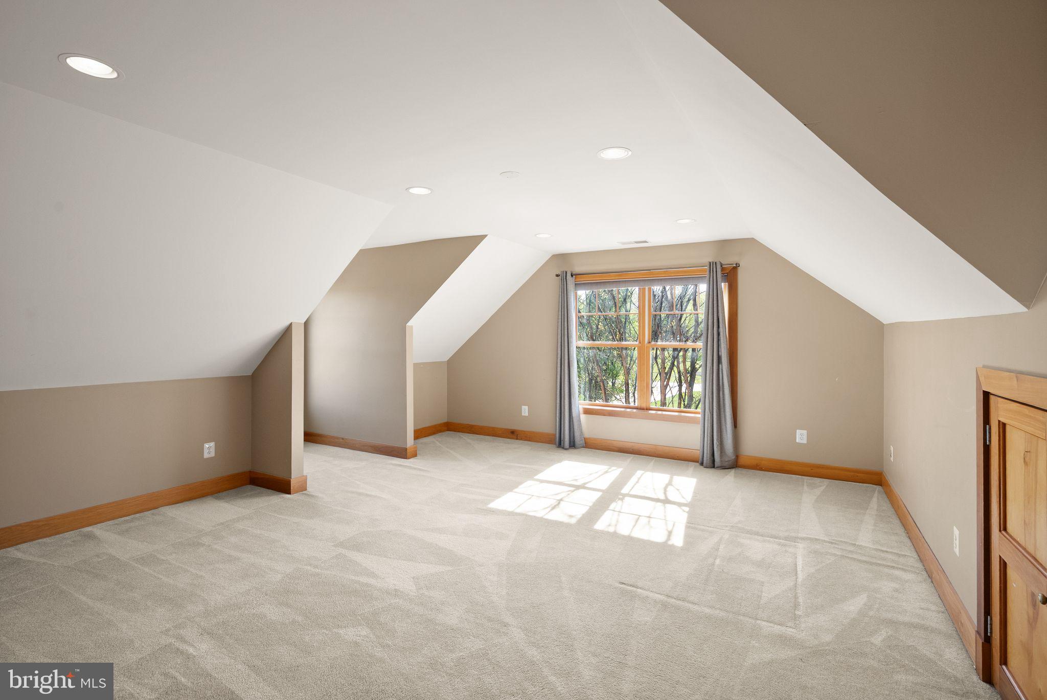 MACKENZIE MEADOWS - Residential