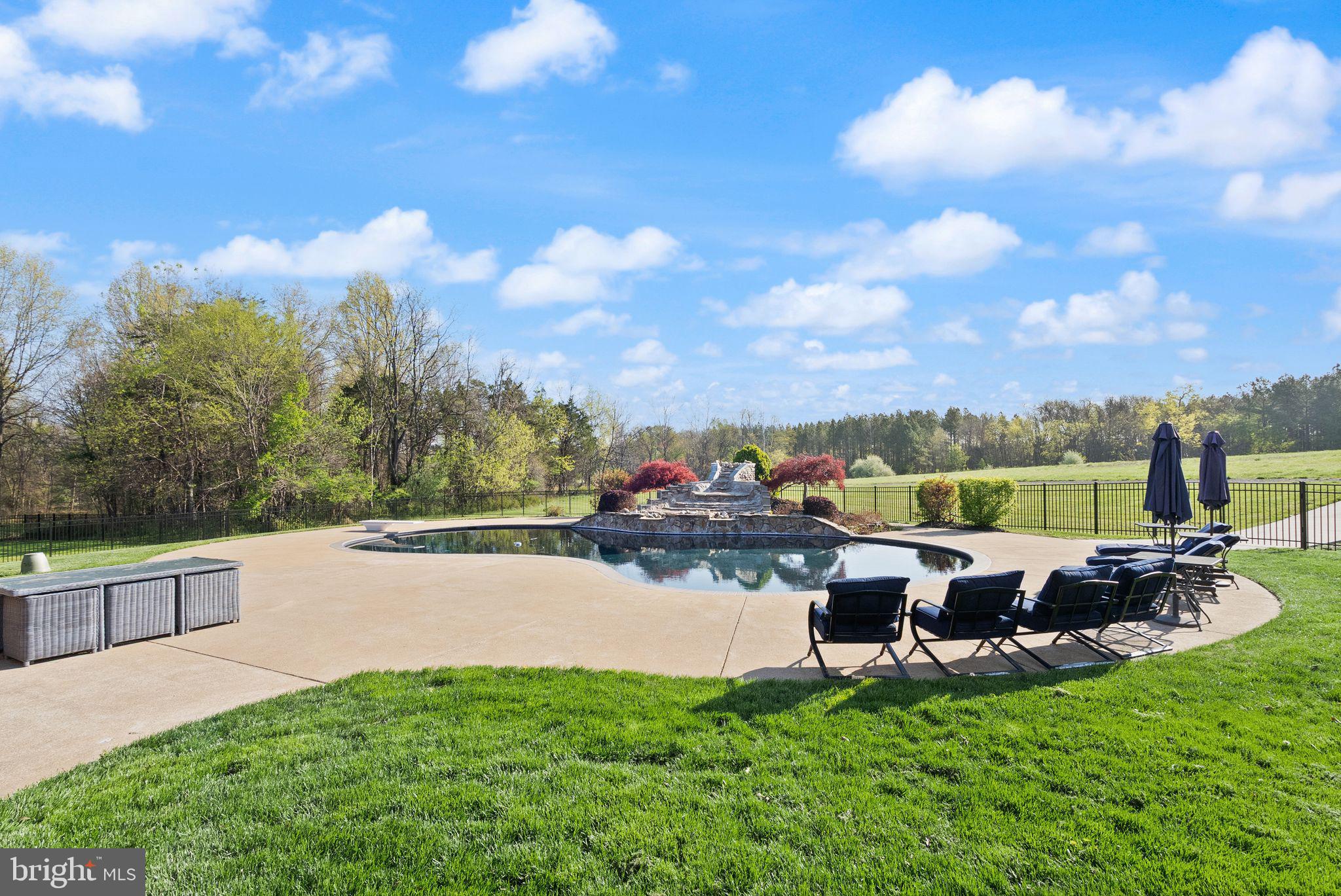 MACKENZIE MEADOWS - Residential