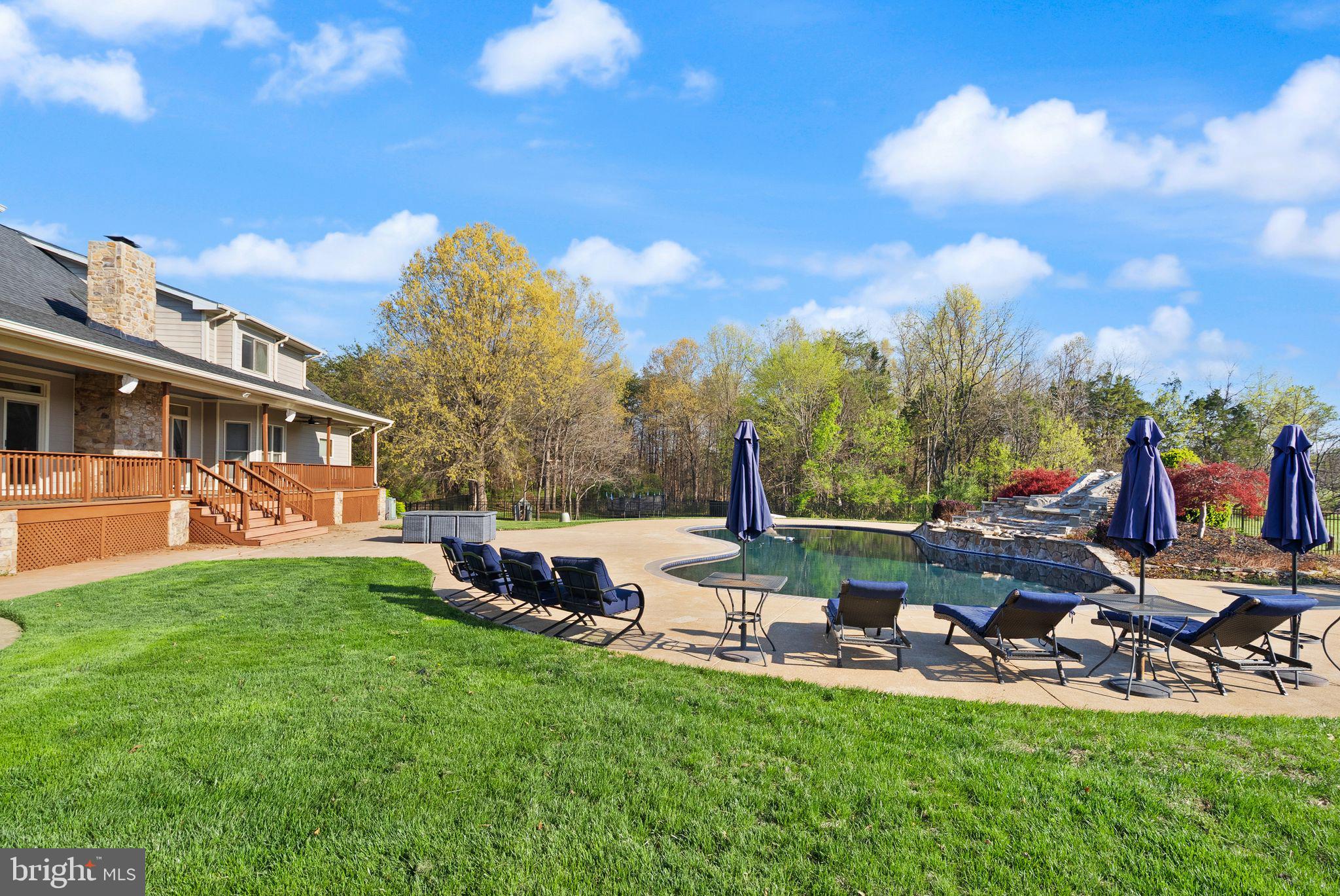 MACKENZIE MEADOWS - Residential