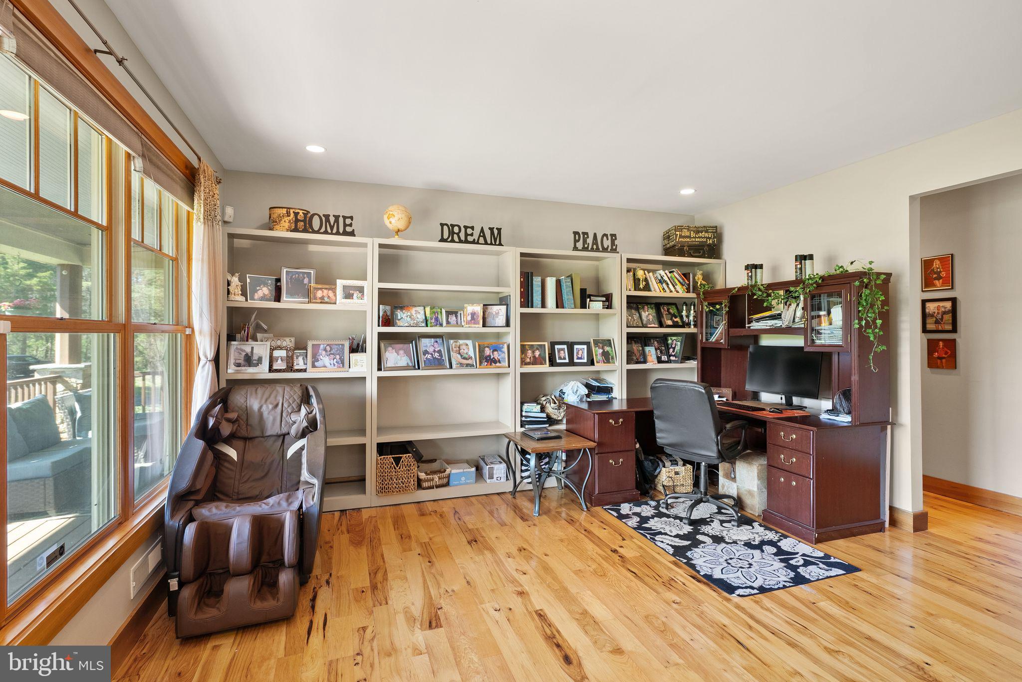 MACKENZIE MEADOWS - Residential