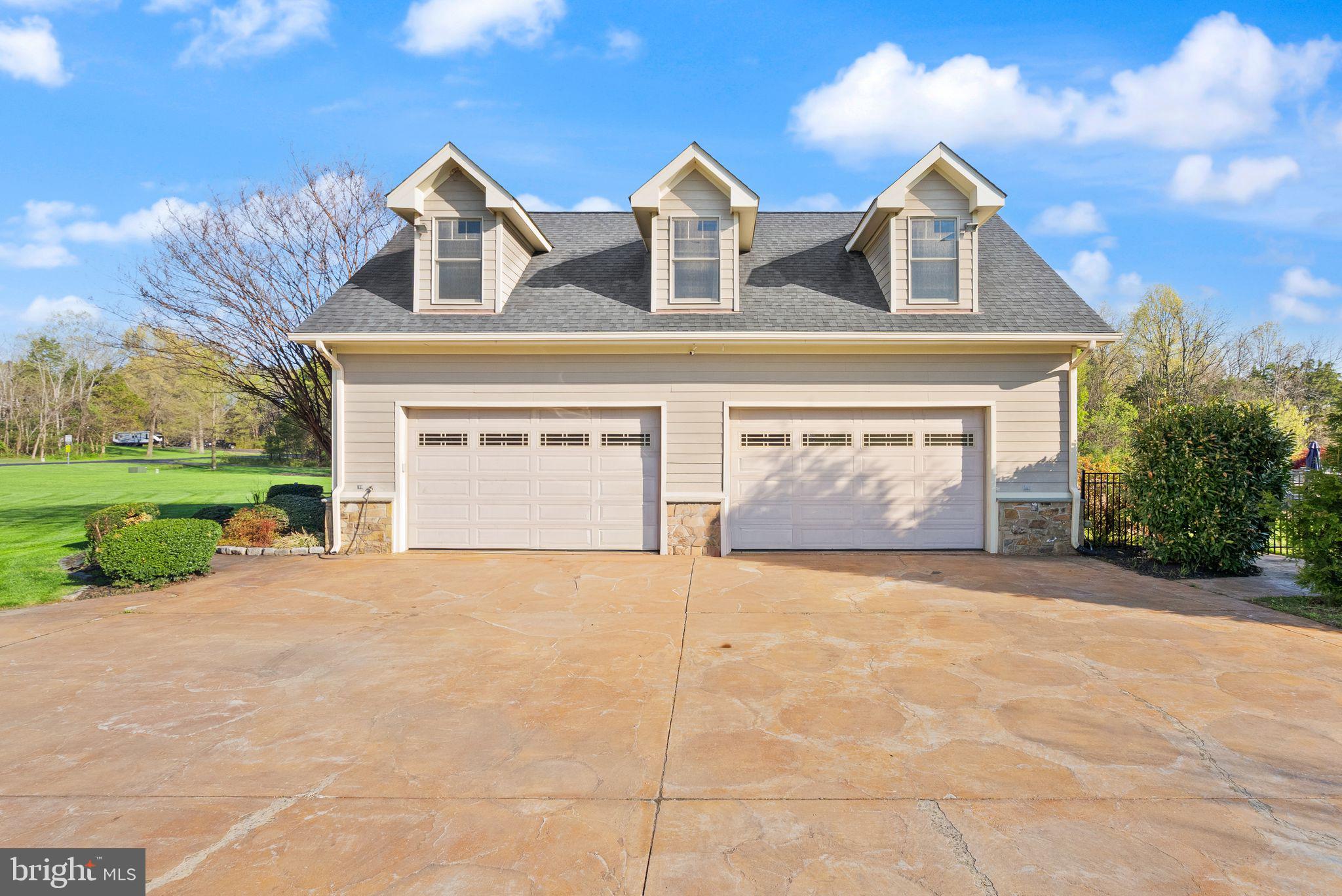 MACKENZIE MEADOWS - Residential