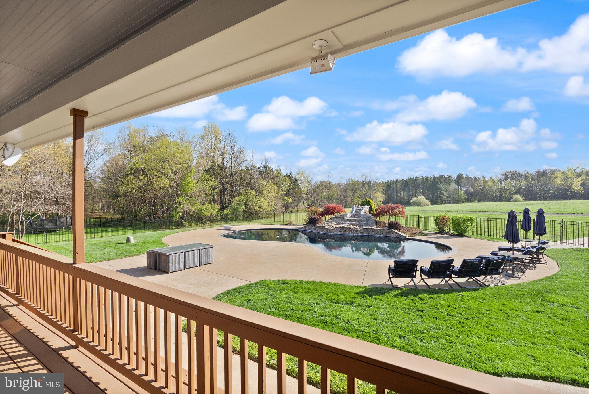 MACKENZIE MEADOWS - Residential