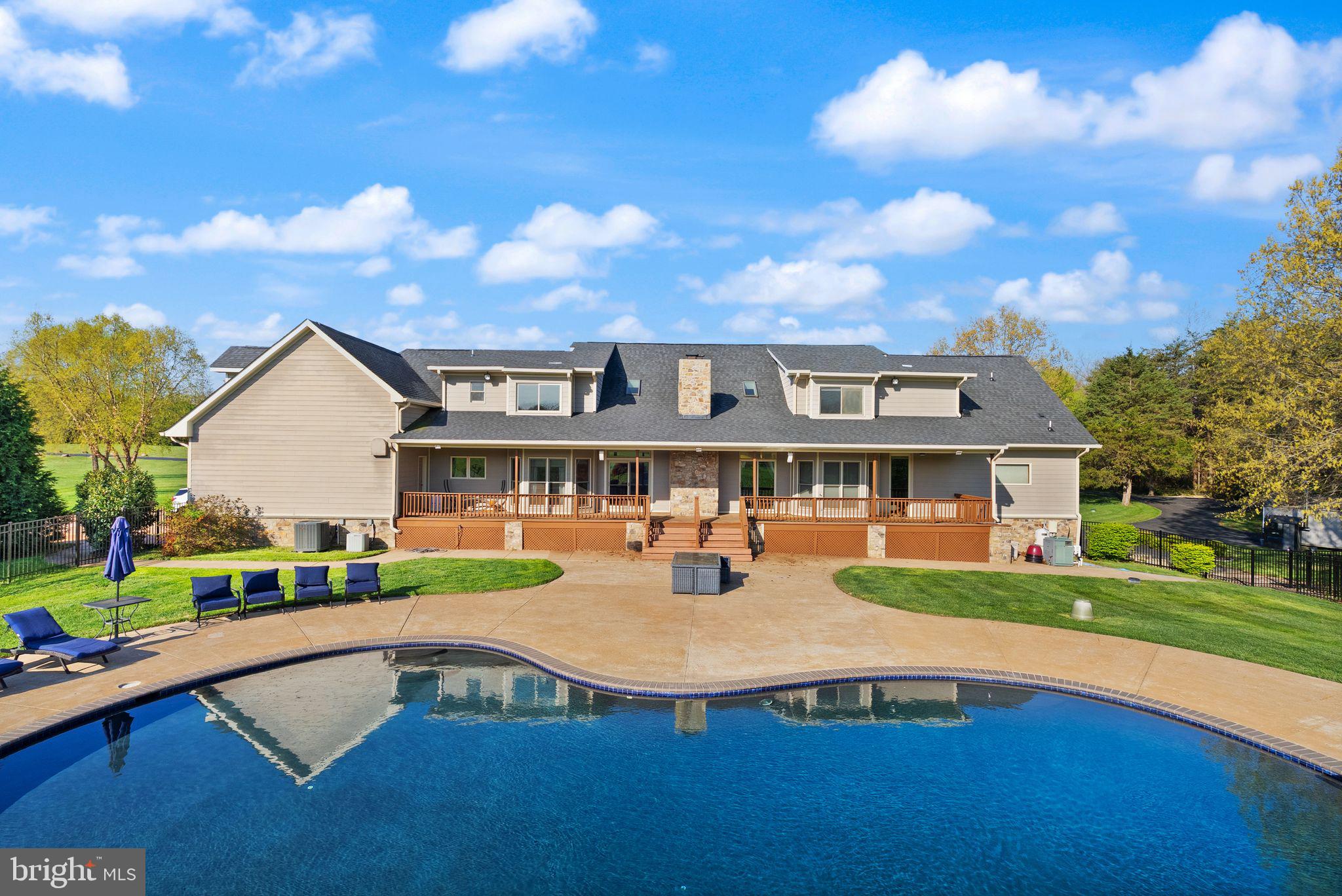 MACKENZIE MEADOWS - Residential