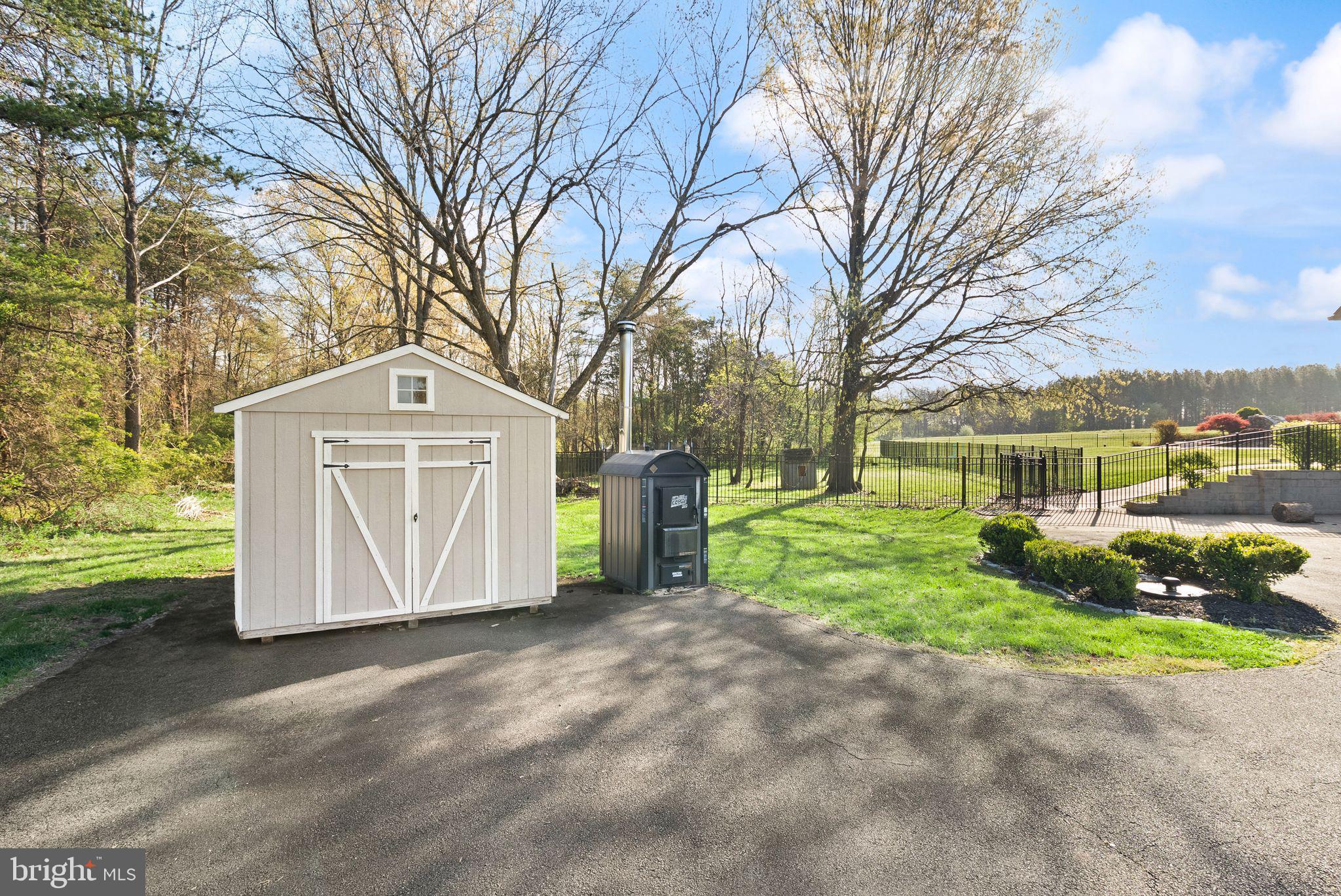 MACKENZIE MEADOWS - Residential