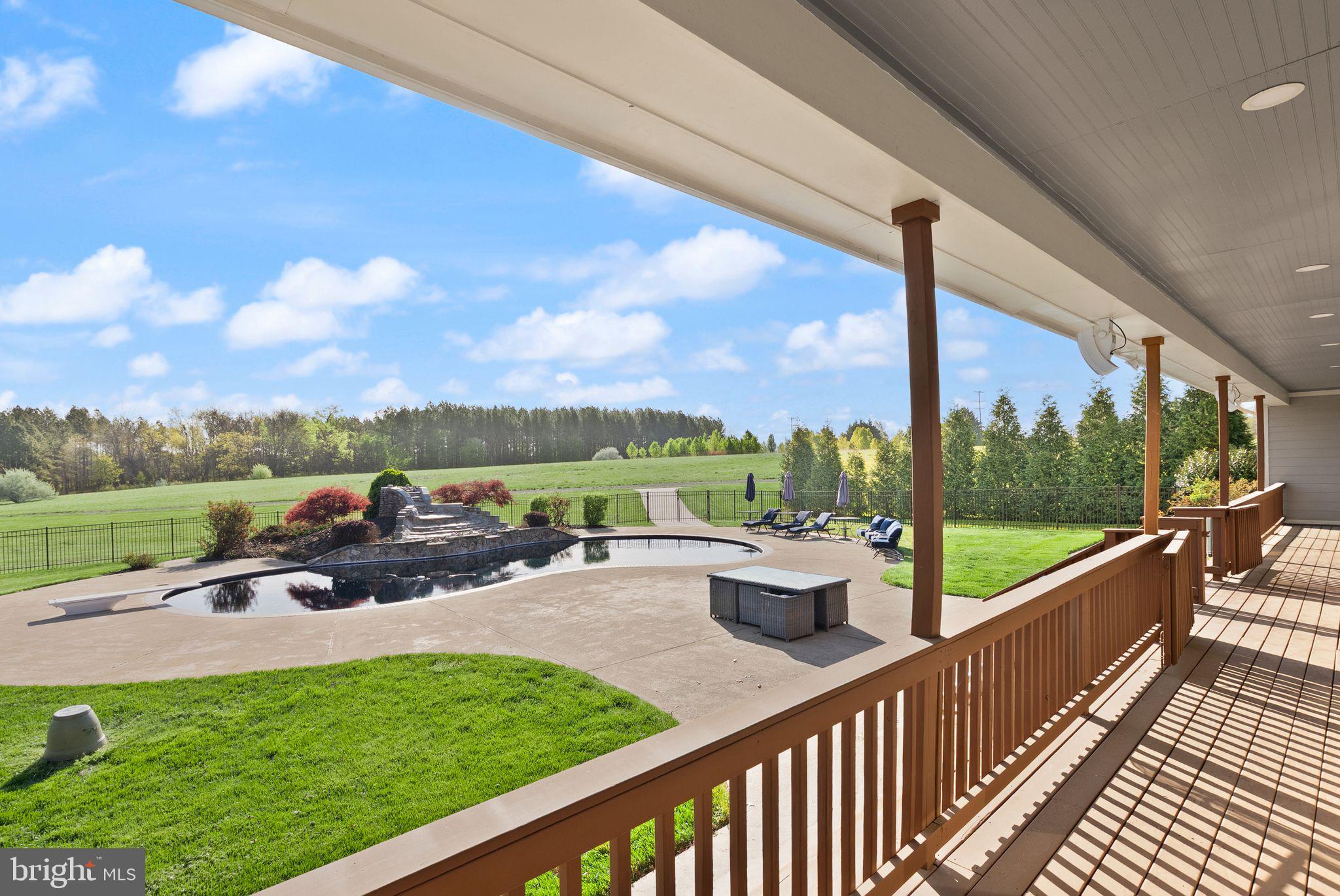 MACKENZIE MEADOWS - Residential