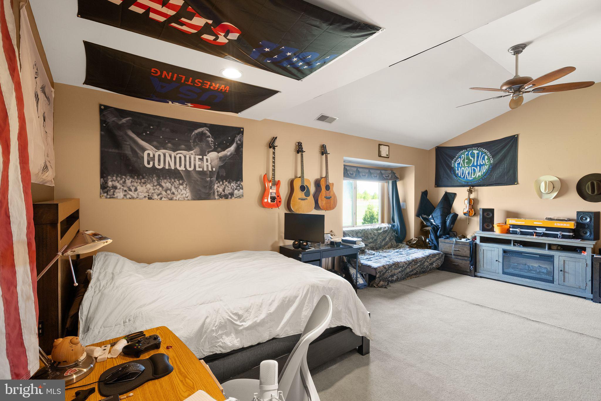 MACKENZIE MEADOWS - Residential