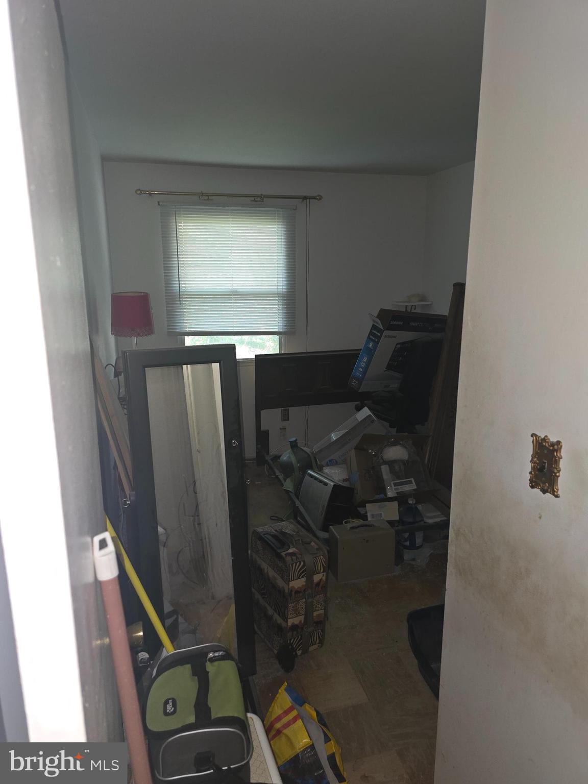 CENTRAL PARK CONDO - Residential