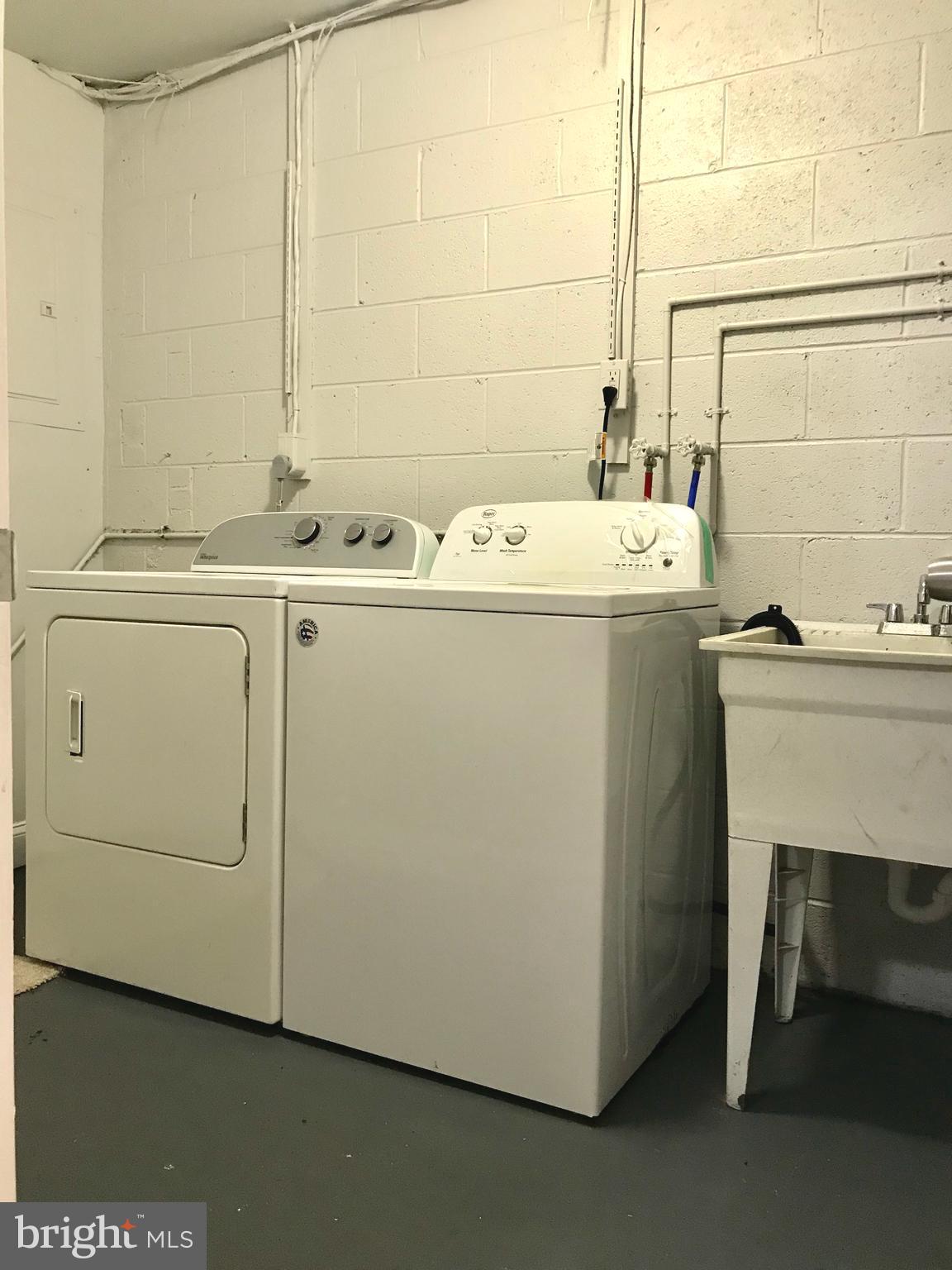 WARFIELD CONDOMINIUMS - Residential Lease