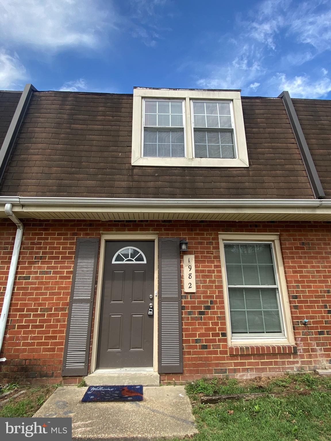 WARFIELD CONDOMINIUMS - Residential Lease