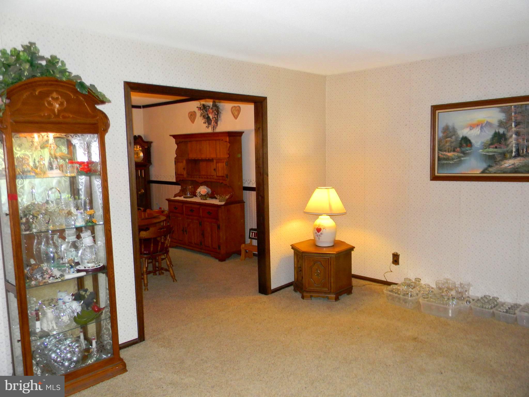 2212 OAKWOOD LANE