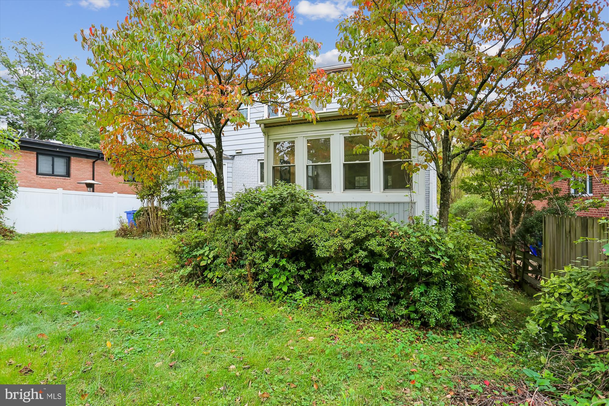 5517 HUNTINGTON PARKWAY